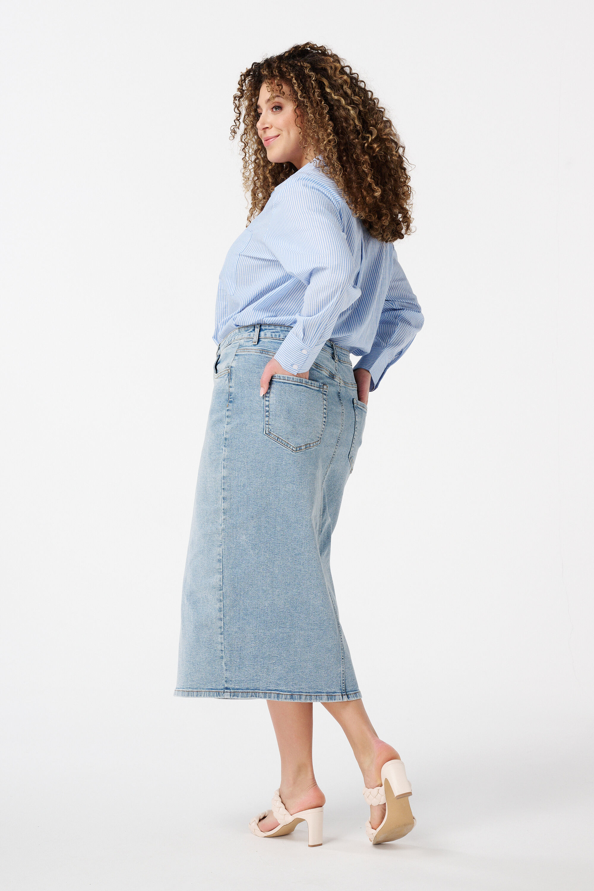 Jeansrock mit Schlitz image number 3