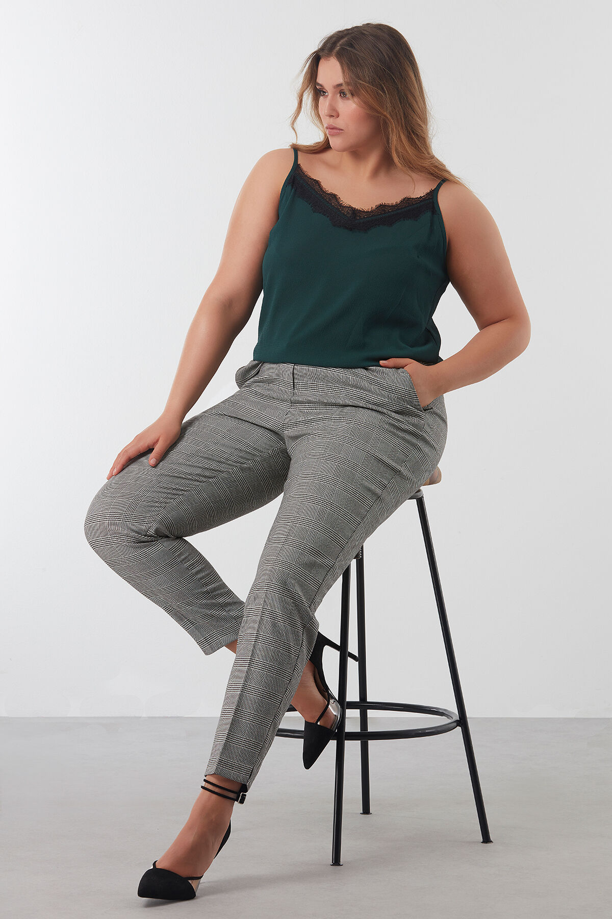 Plaid-Hose image number 4