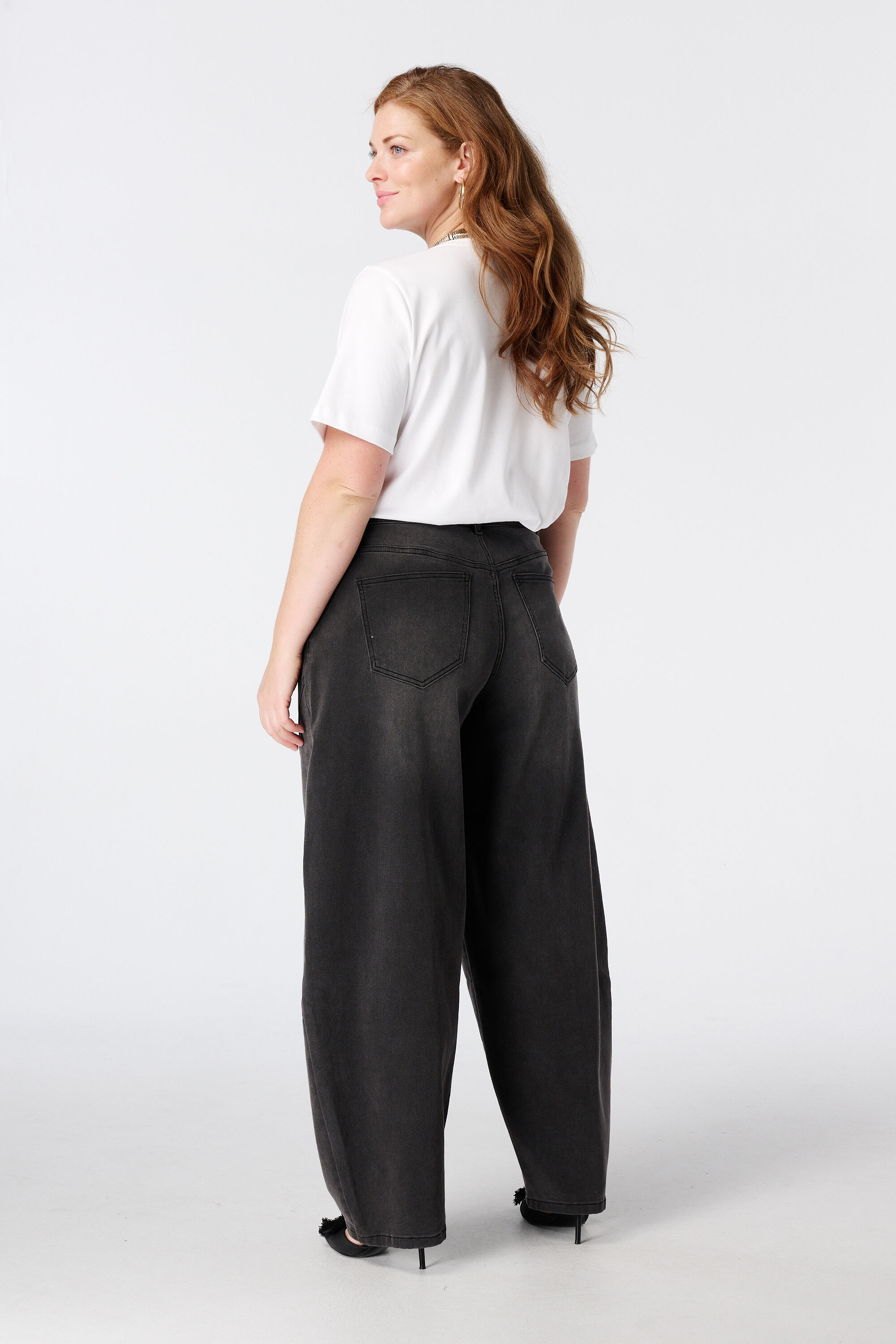 Barrel Jeans image number 3