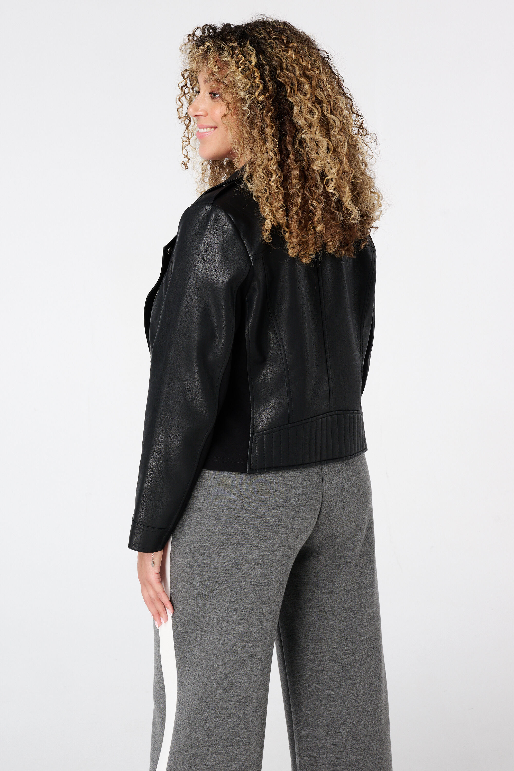 Bikerjacke aus Kunstleder image number 3