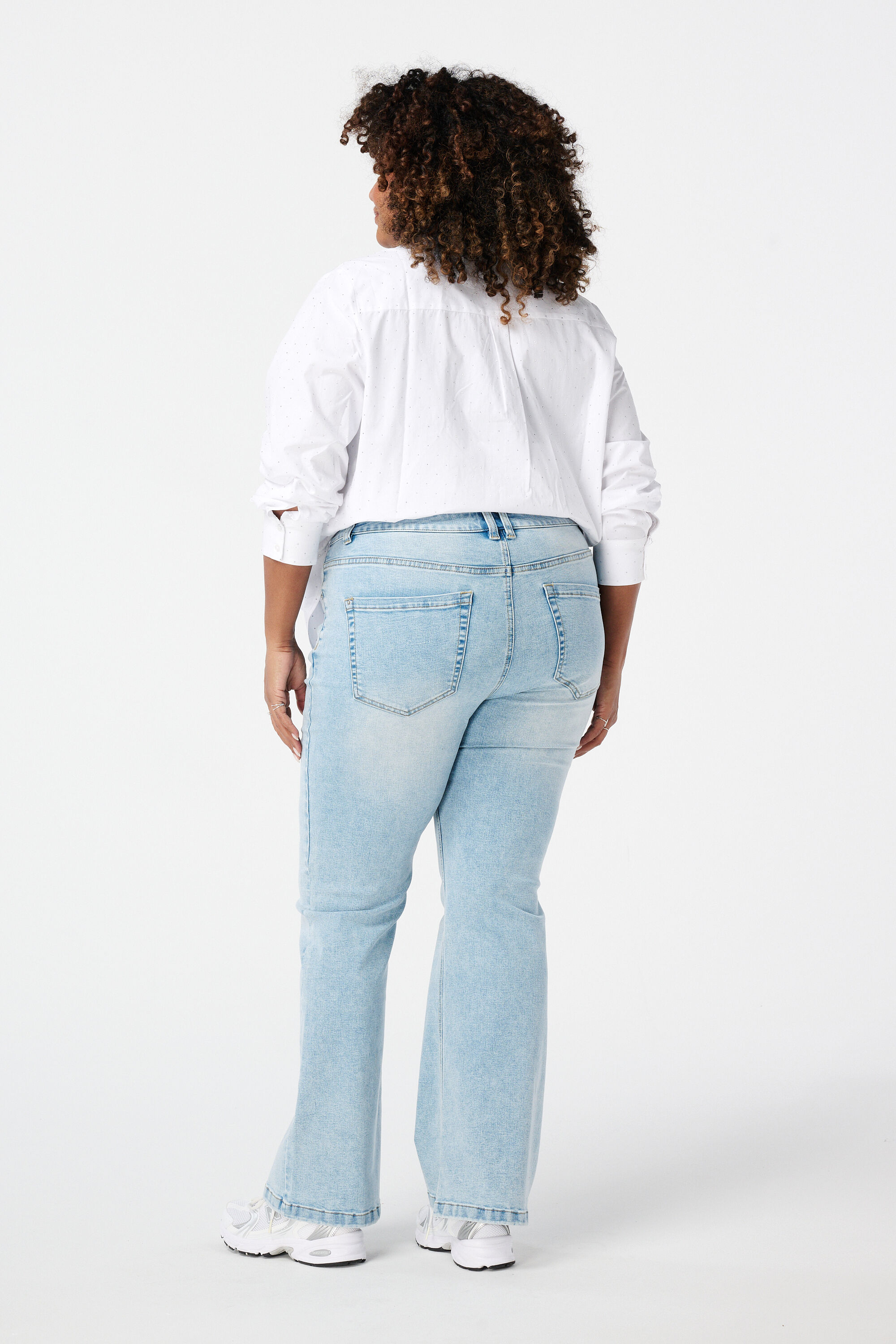 Flared-Leg-Jeans JASMIN image number 3