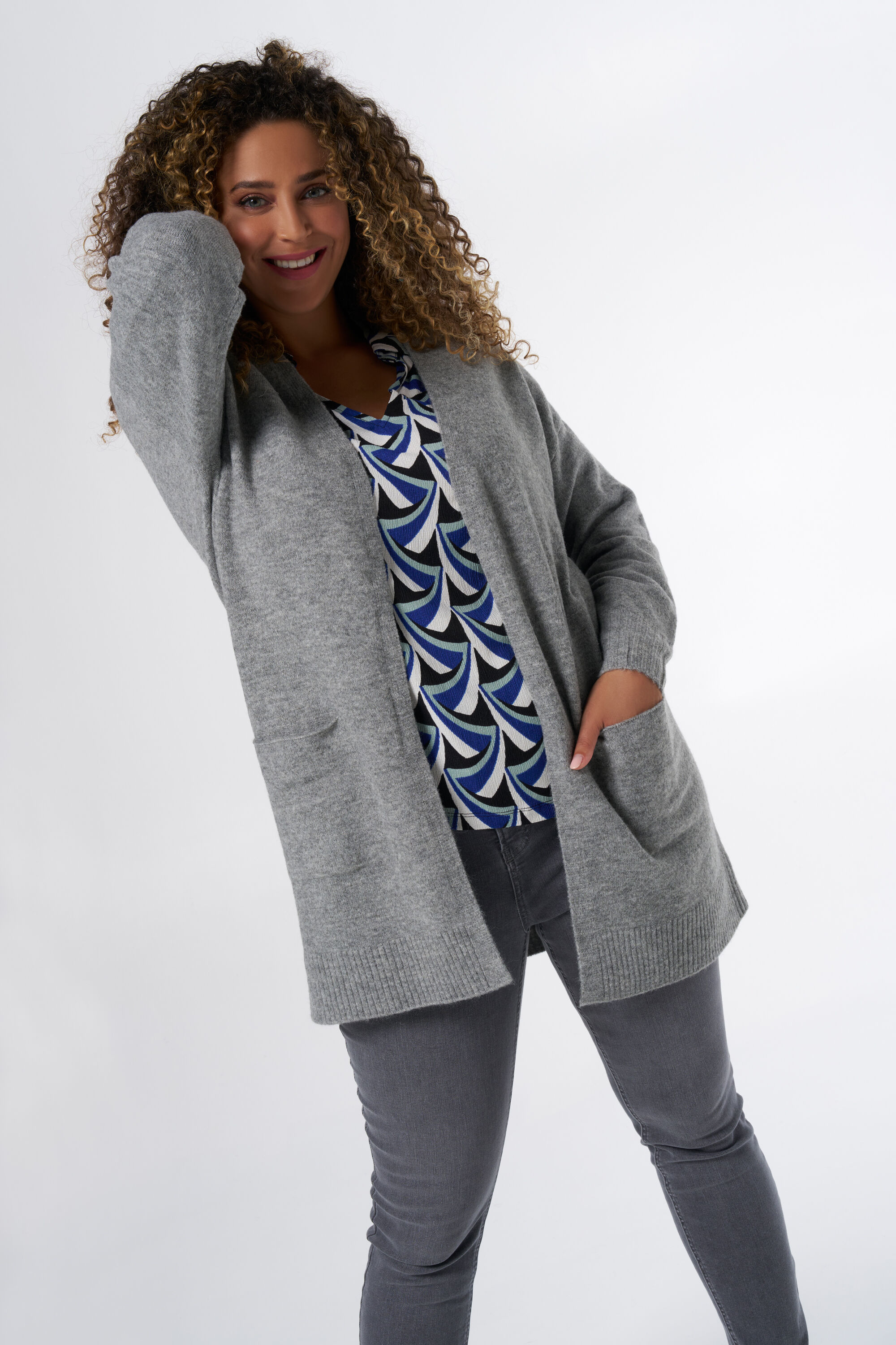 Strickjacke mit Taschen image number 5