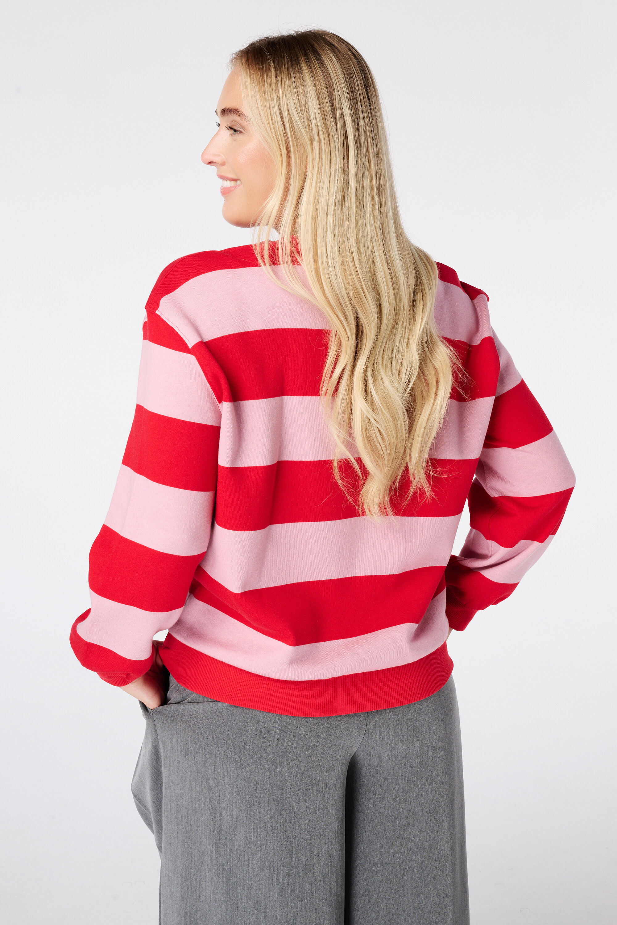 Gestreiftes Sweatshirt mit Motiv image number 3