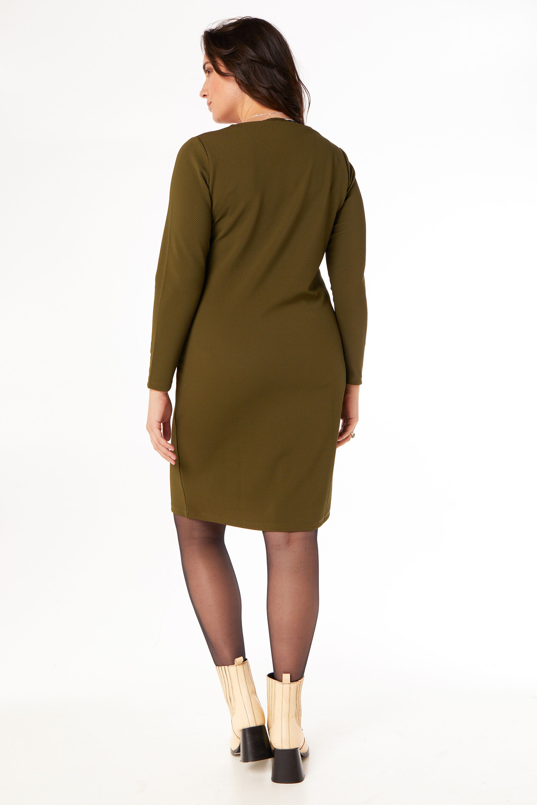 Eng anliegendes Kleid  image number 4