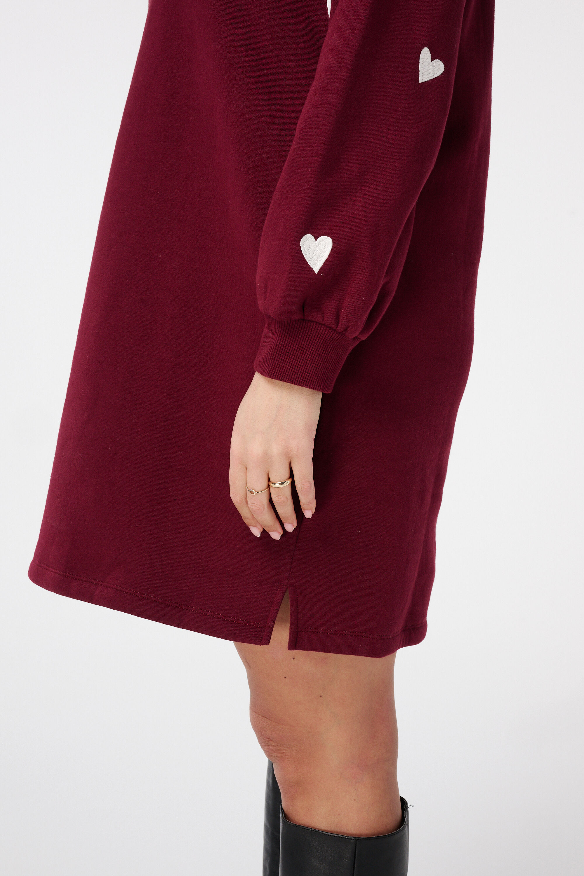 Kleid mit Herzverzierungen image number 4