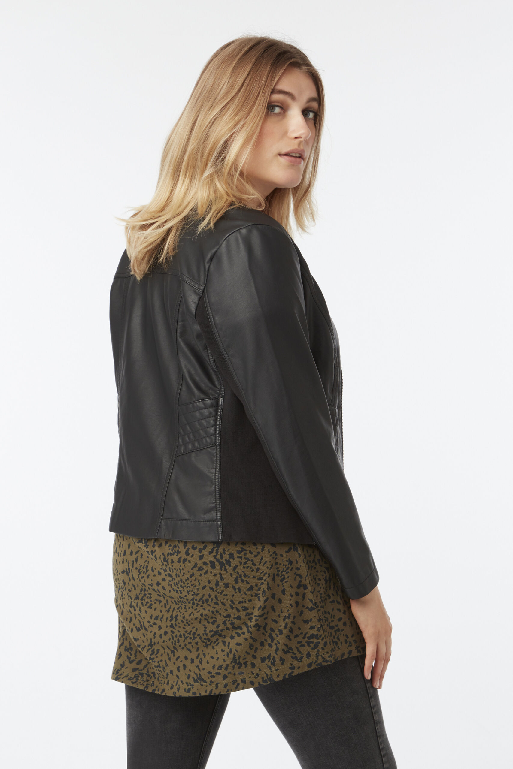 Jacke aus Kunstleder mit rundem Halsausschnitt image number 6