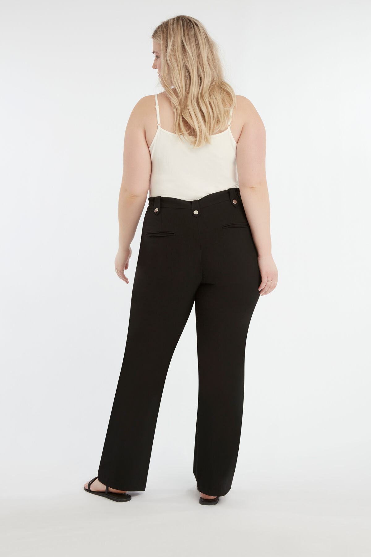 Hose mit Kn&ouml;pfen image number 5