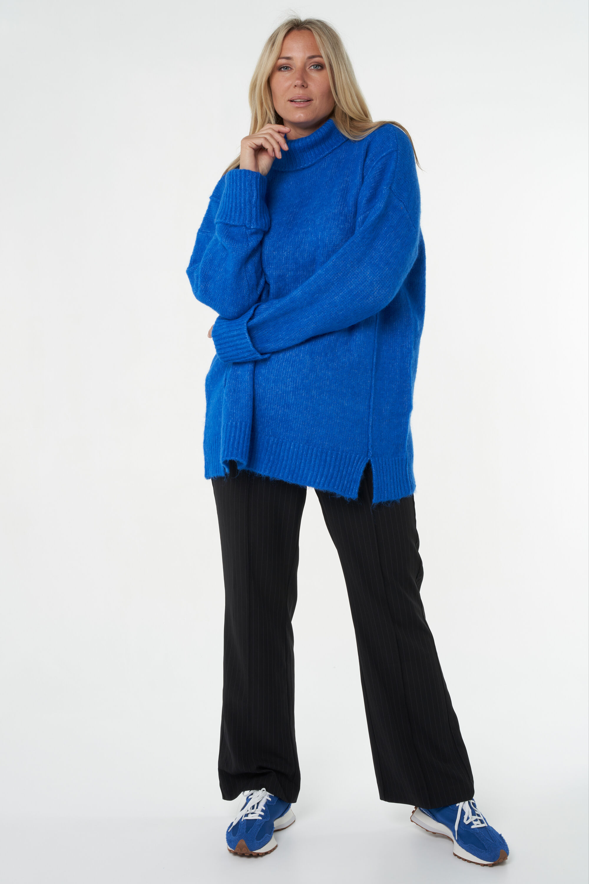 Weit geschnittener Pullover  image number 6