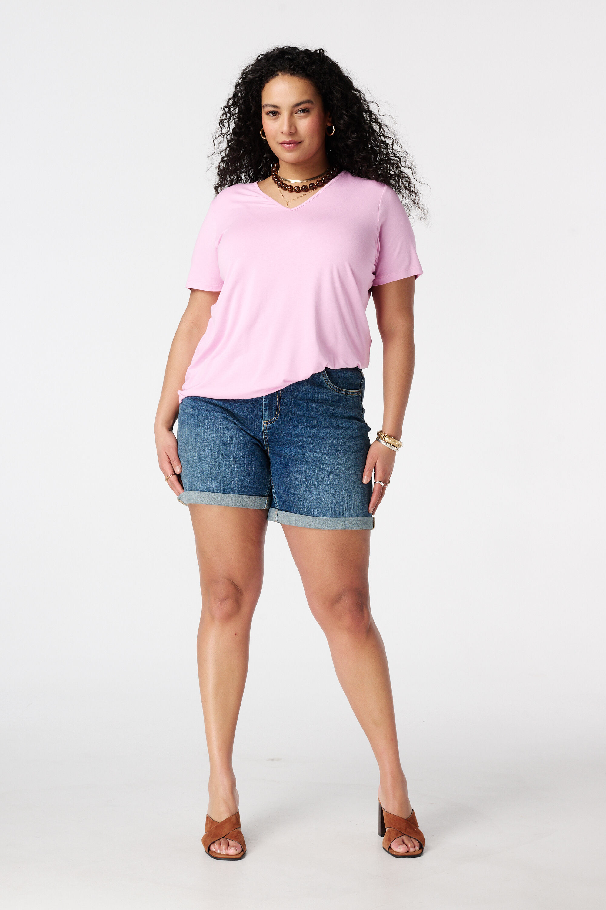 T-Shirt mit V-Ausschnitt image number 5