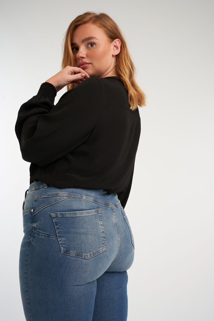 Magic Simplicity LIFTS Jeans image number 4