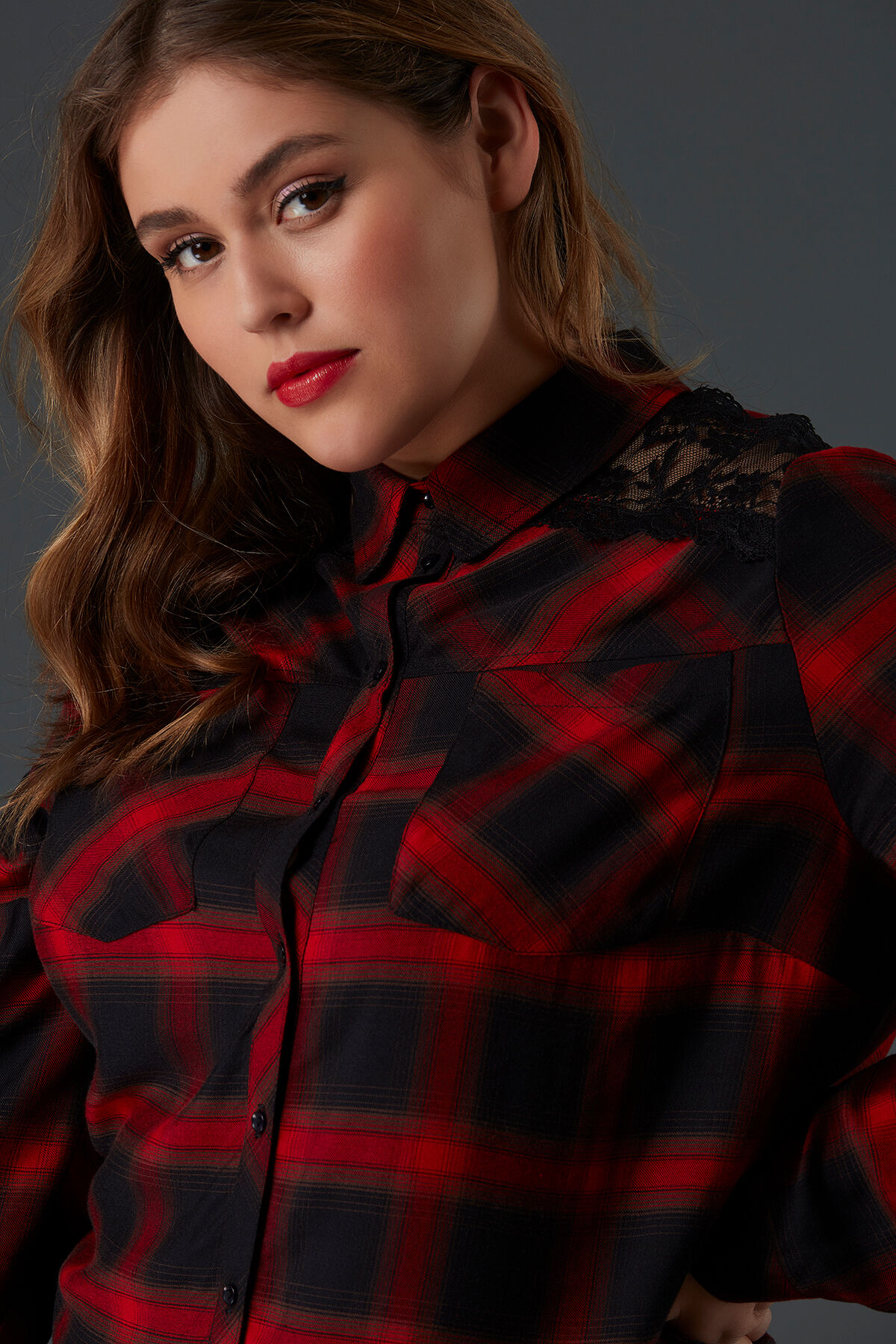 Plaid-Bluse mit Spitze     image number 5