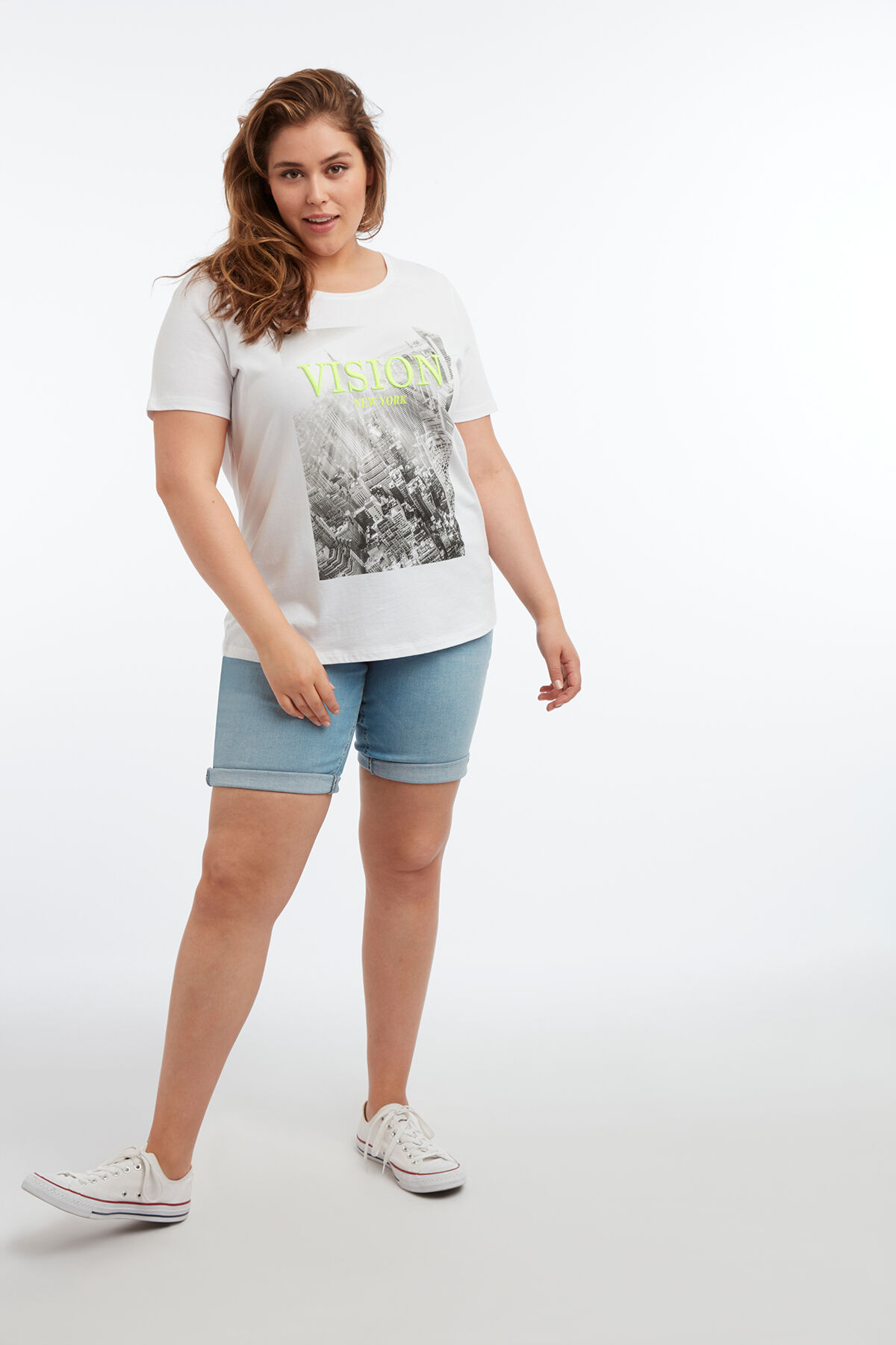 T-Shirt mit Print und Stickerei image number 3