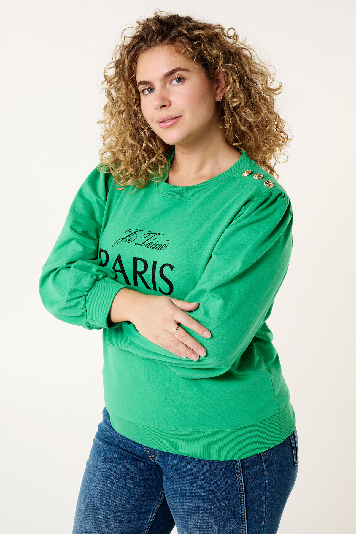 Pull "Paris" et des d&eacute;tails de boutons sur l'&eacute;paule image number 5
