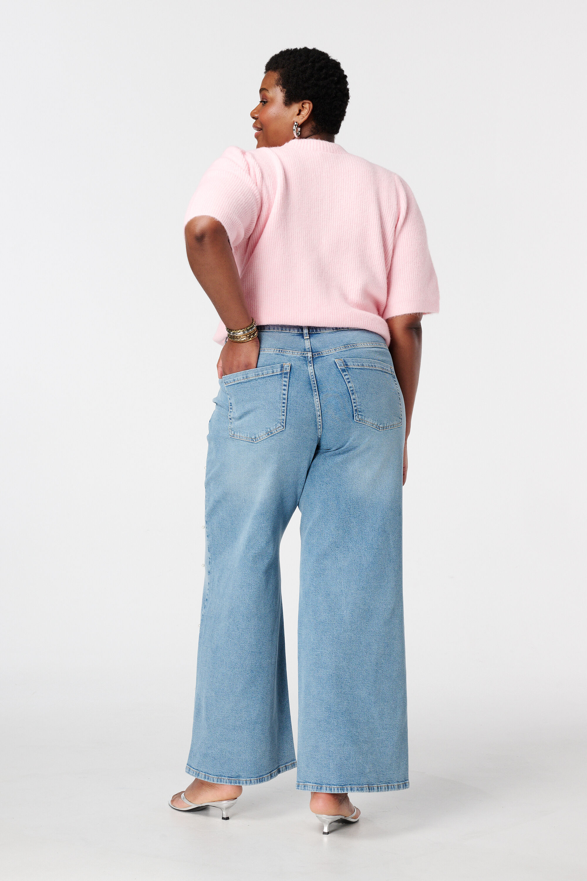 Wide Leg Jeans mit Perlen image number 3