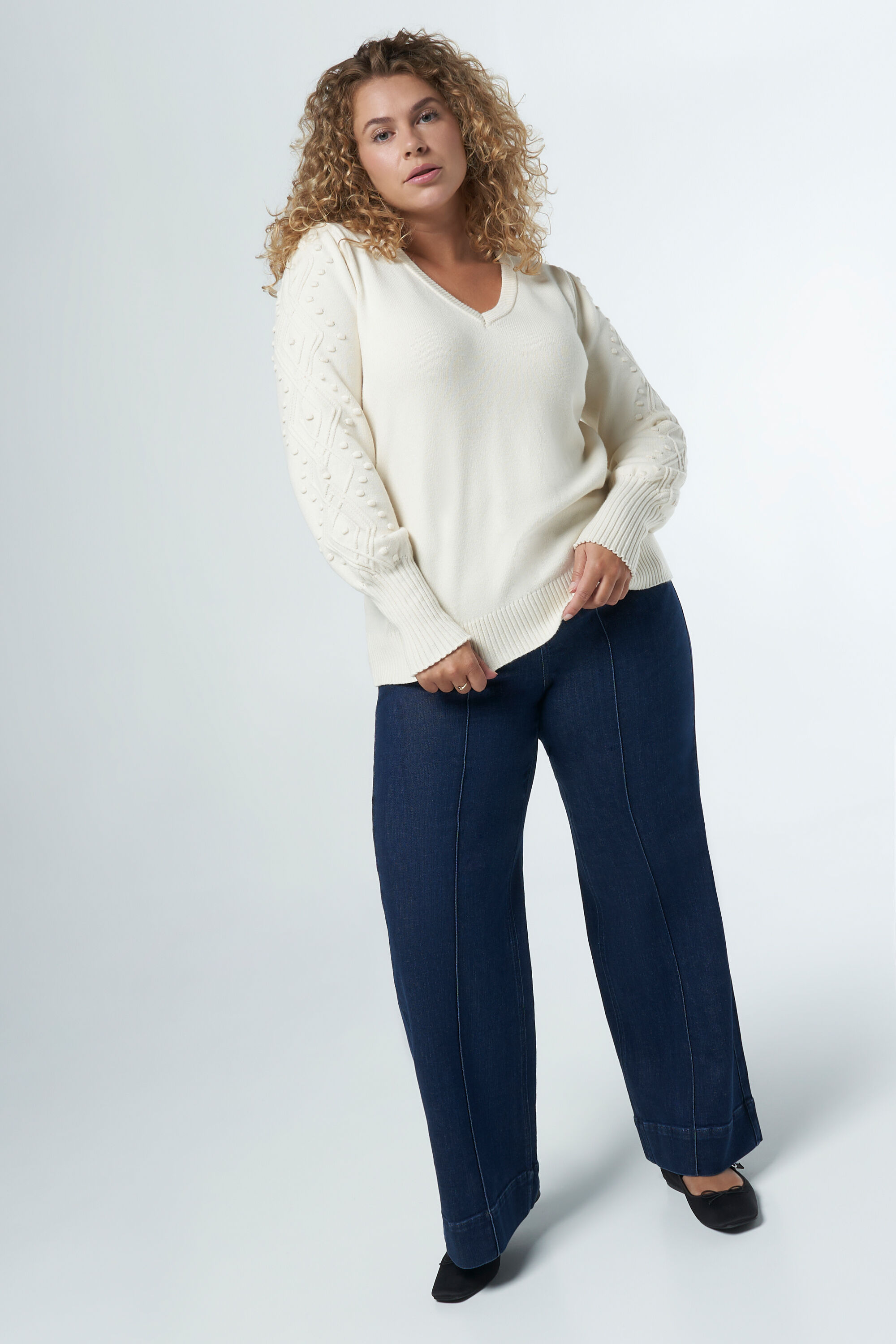 Pullover mit V-Ausschnitt image number 5