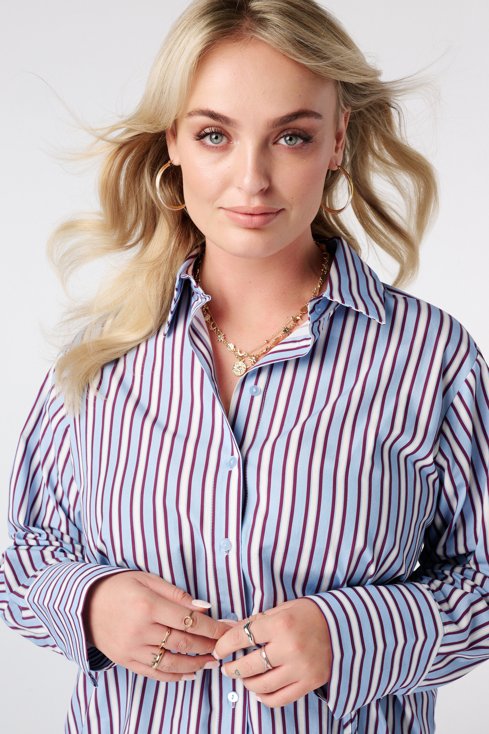 Lange gestreifte Bluse mit G&uuml;rtel image number 2