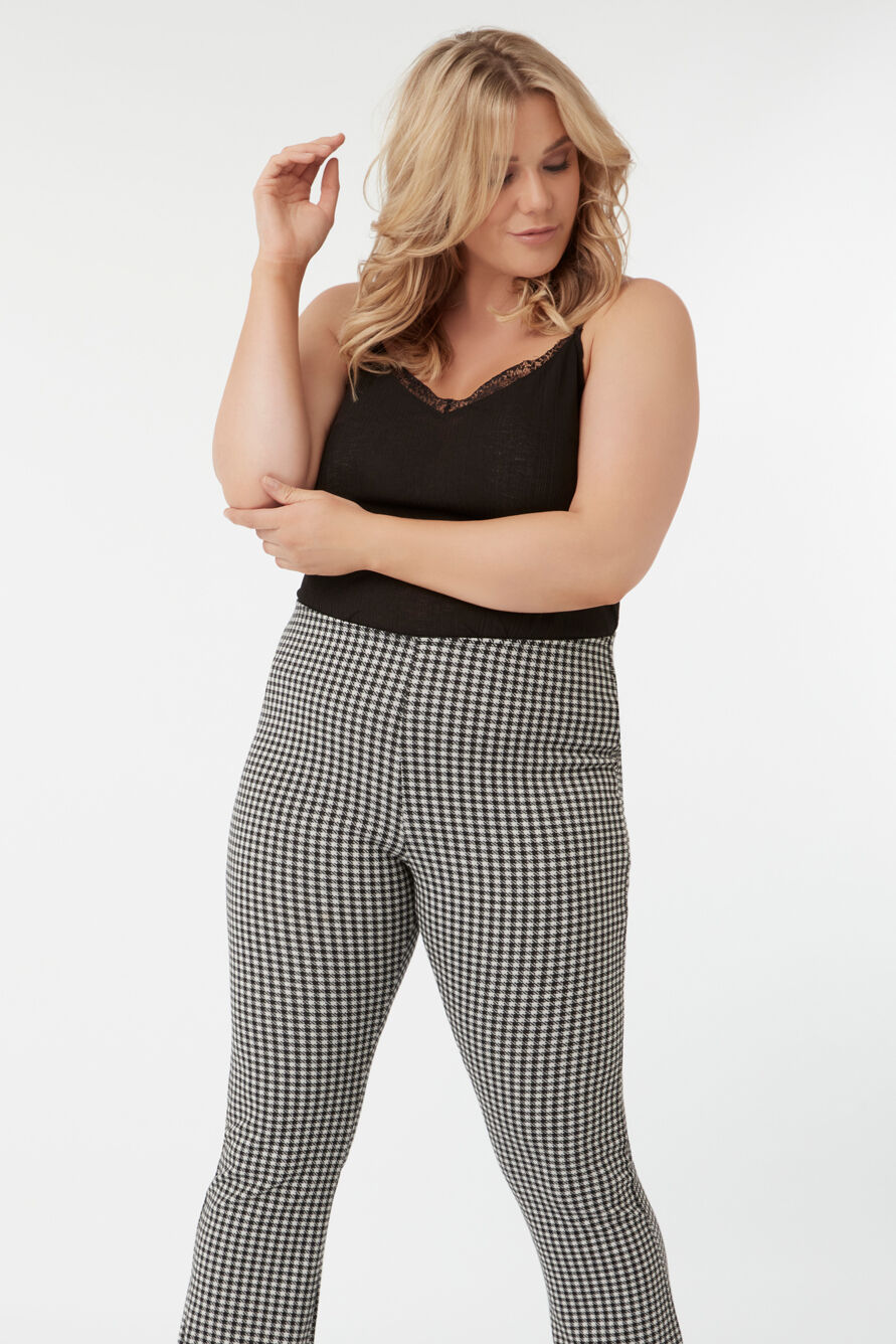 Gestrickte ausgestellte Leggings image number 5