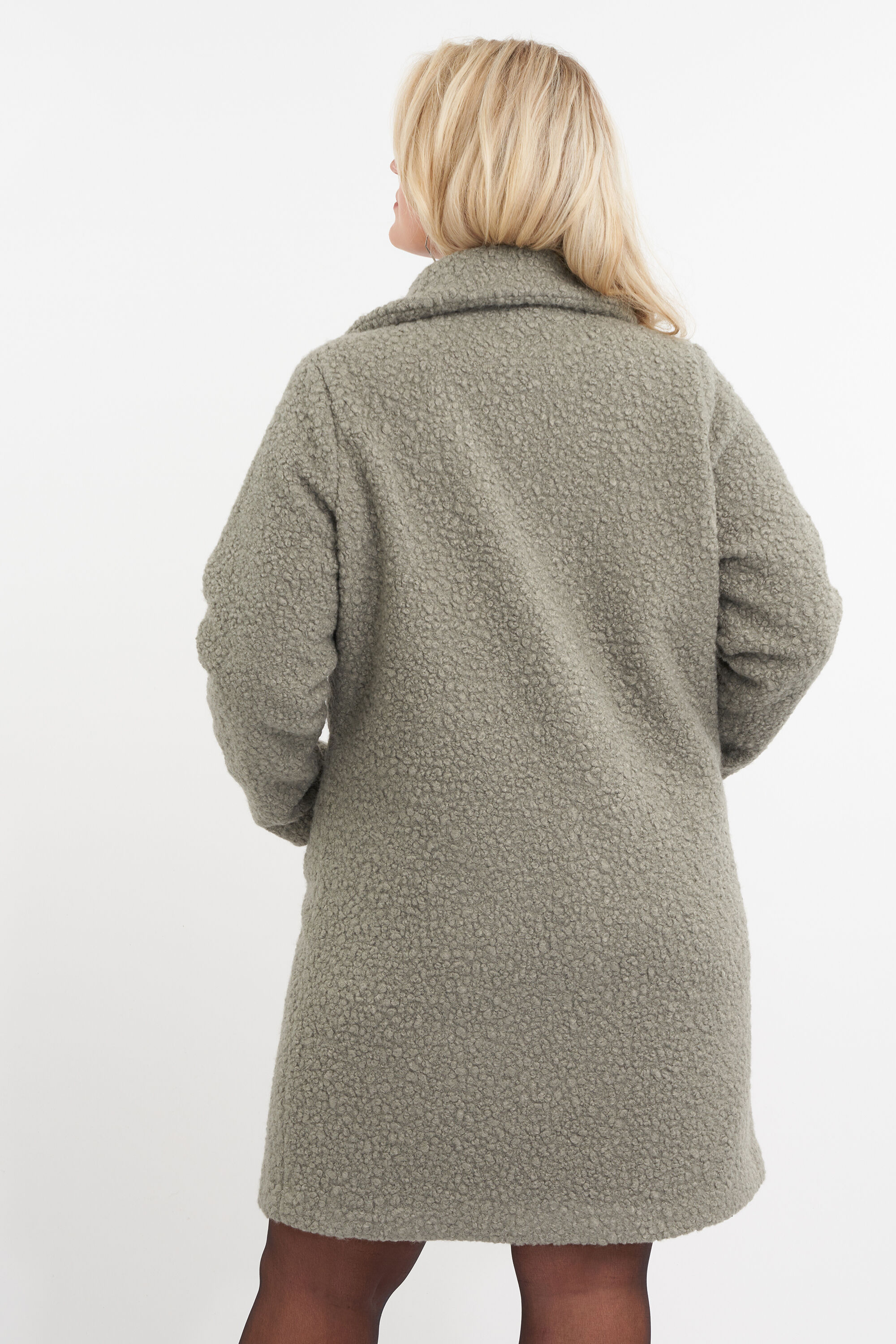 Mantel image number 4