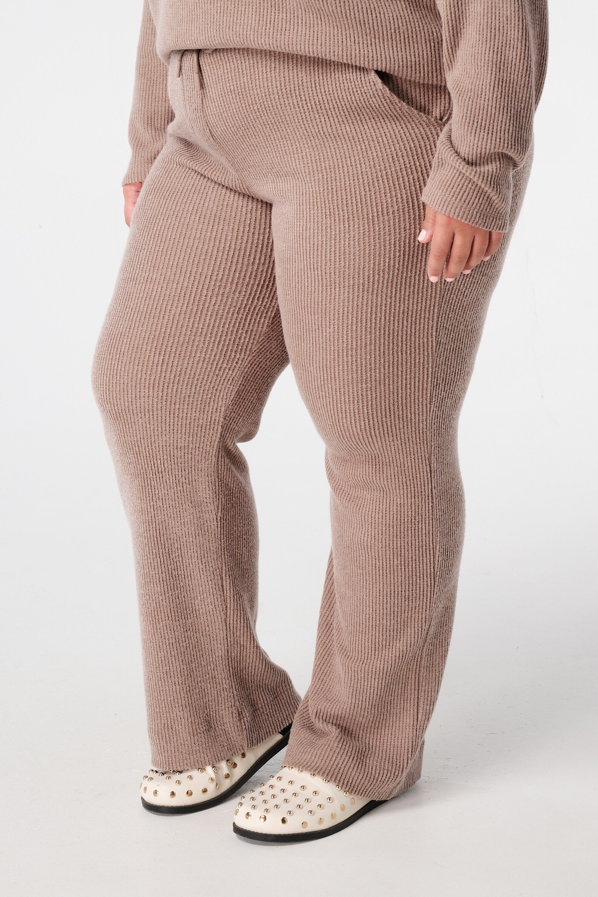 Gerade Hose mit elastischem Bund image number 5