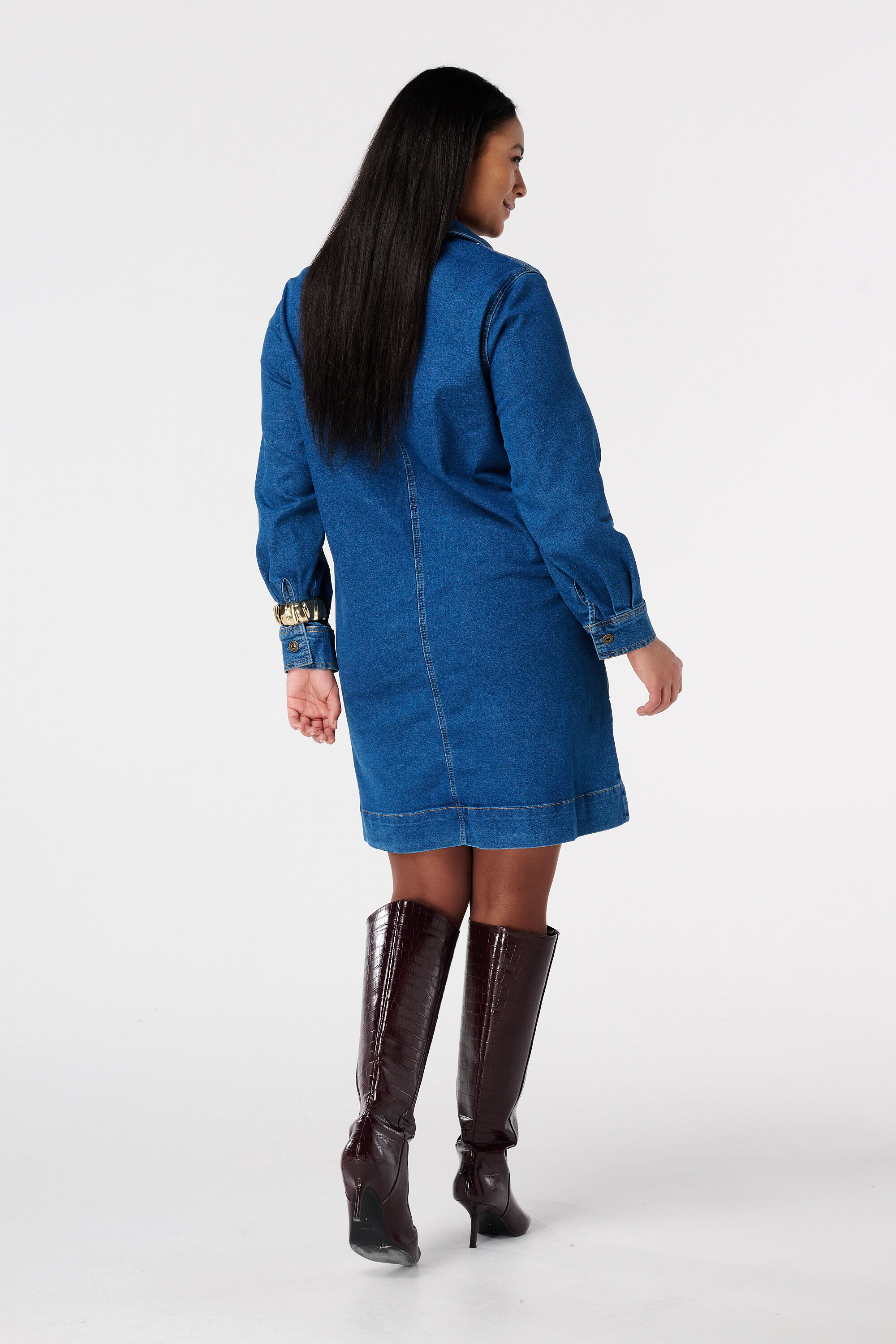 Jeanskleid mit V-Ausschnitt image number 3