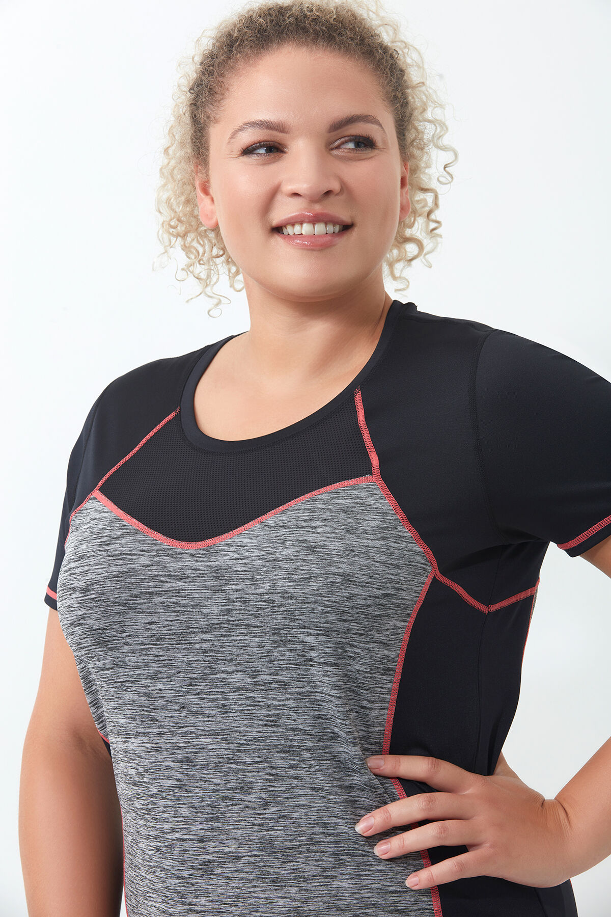 Sporttop mit Mesh image number 4