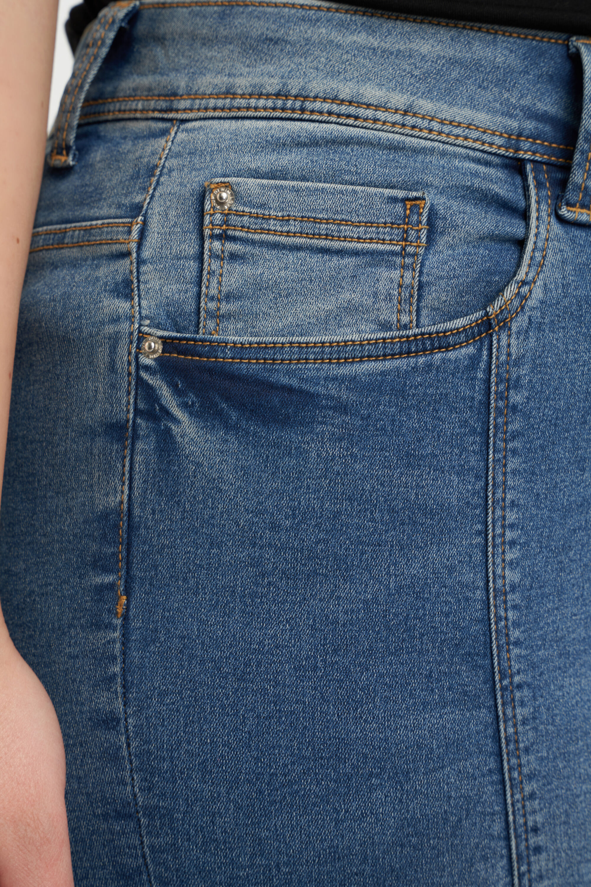 Capri-Hose mit Details image number 5