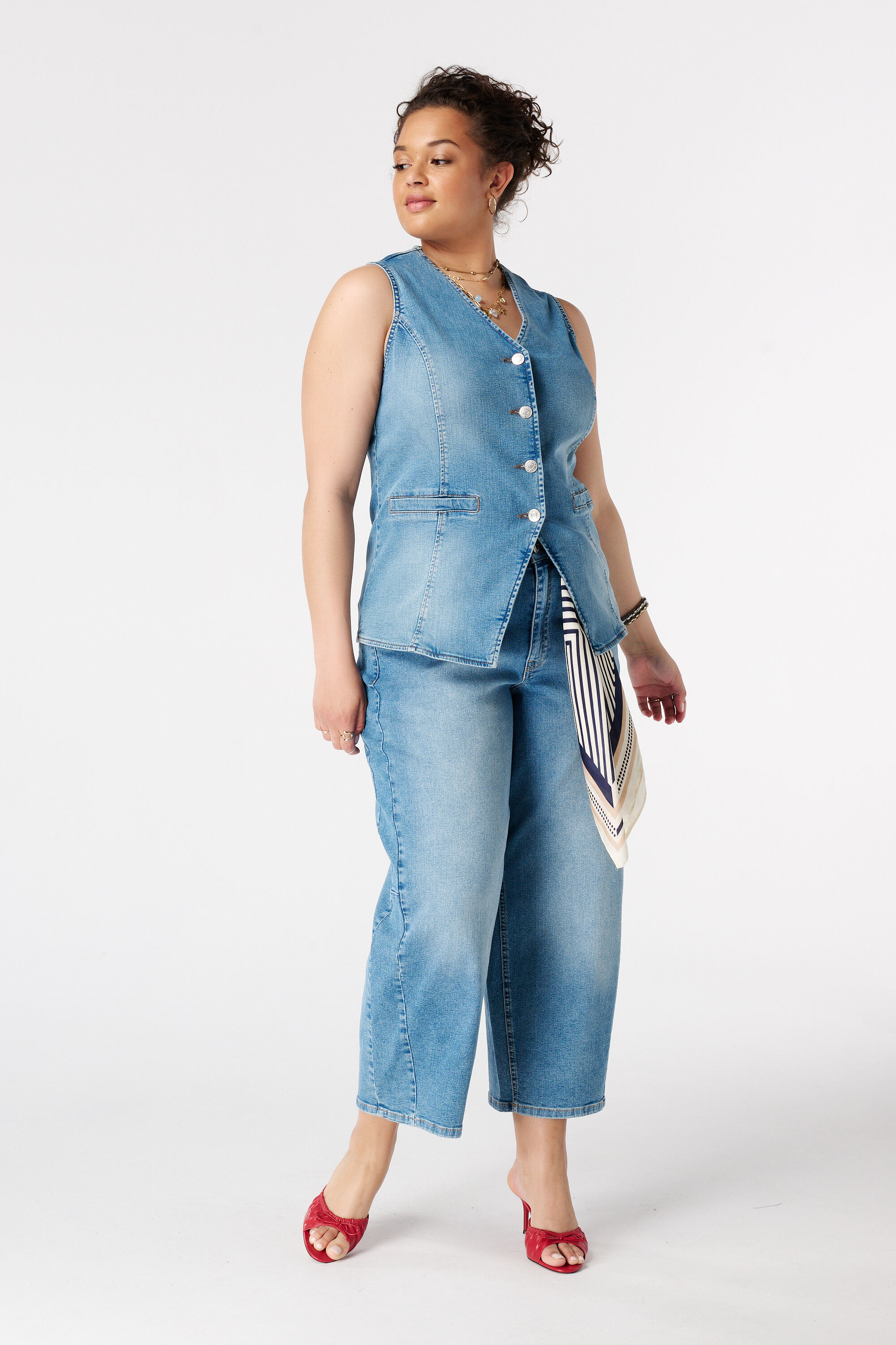 Langes Denim Gilet image number 5