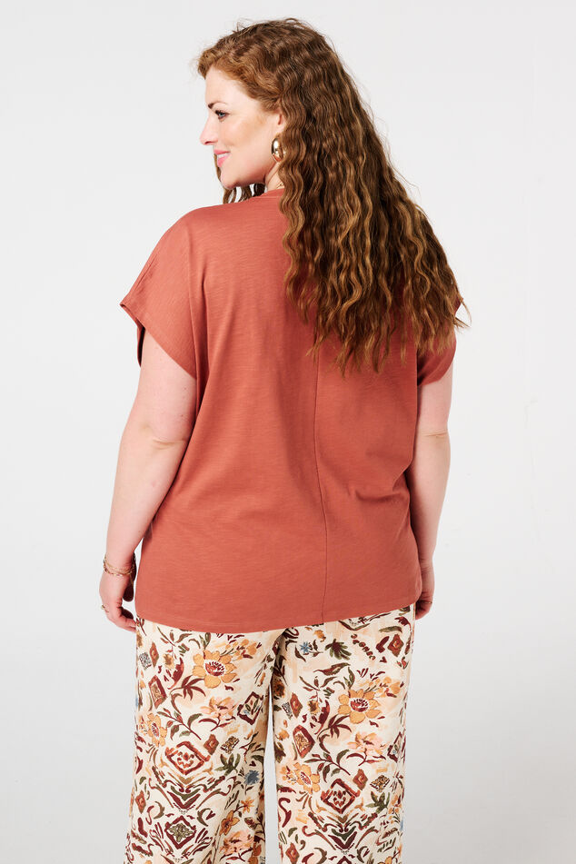 T-Shirt mit Stickerei image number 3
