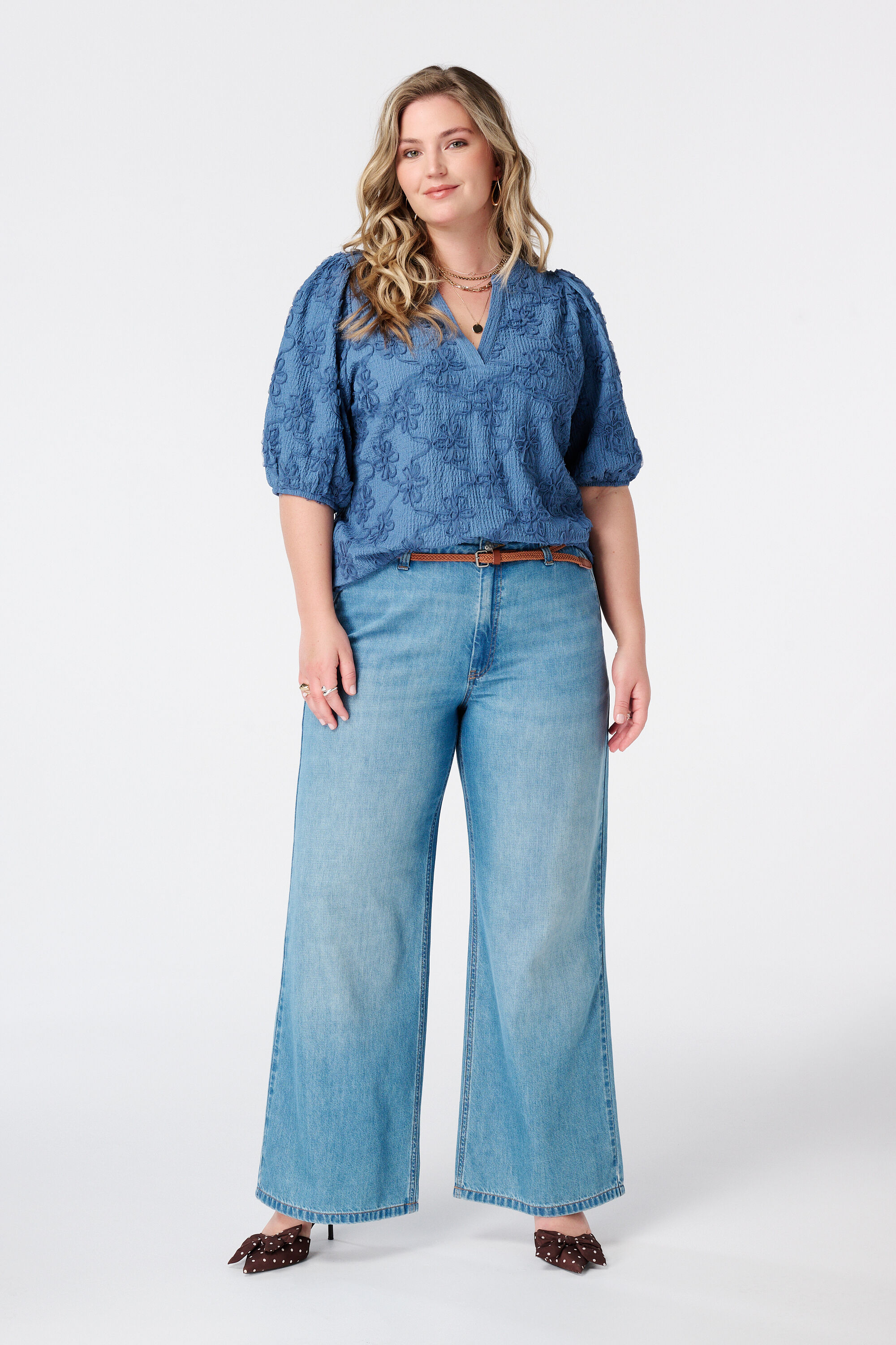 Wide Leg Jeans mit G&uuml;rtel
