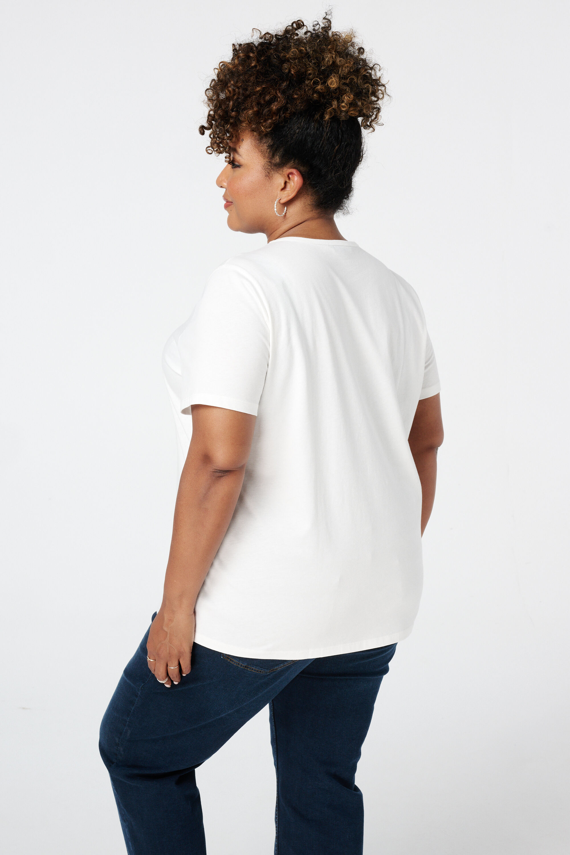 T-Shirt mit Stickerei image number 3