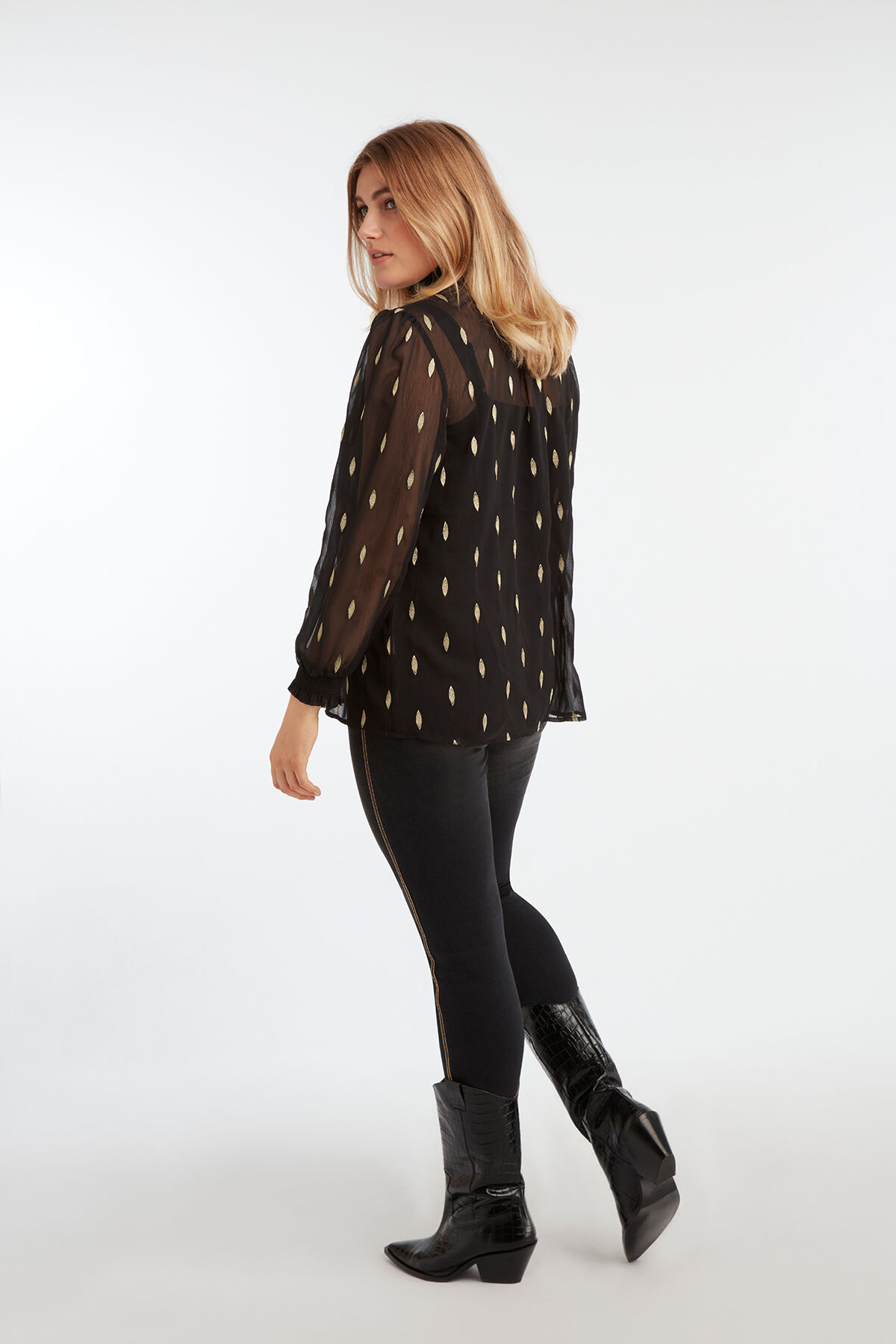 Bluse mit Stickerei image number 6