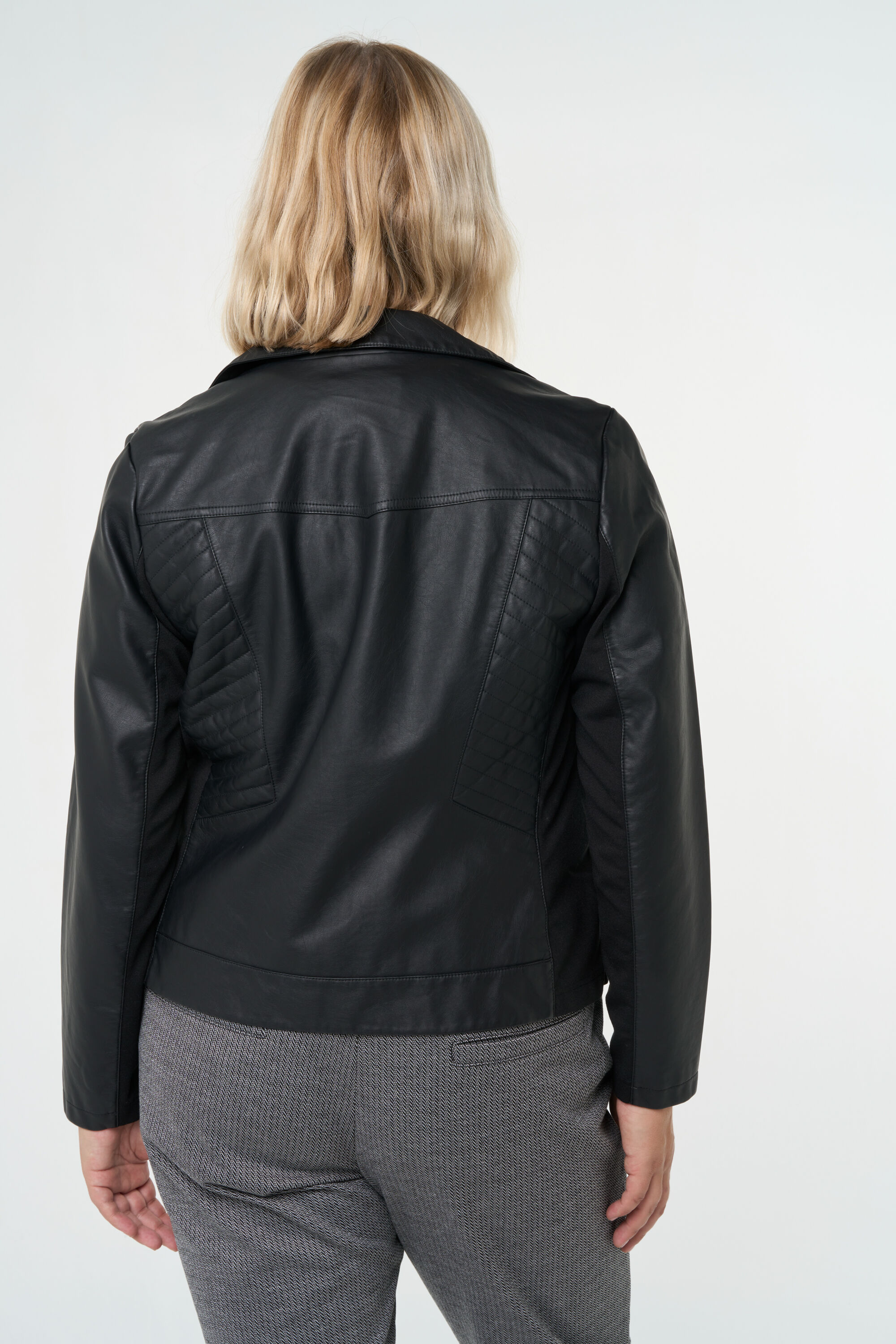 Schwarze Kunstleder-Jacke  image number 4