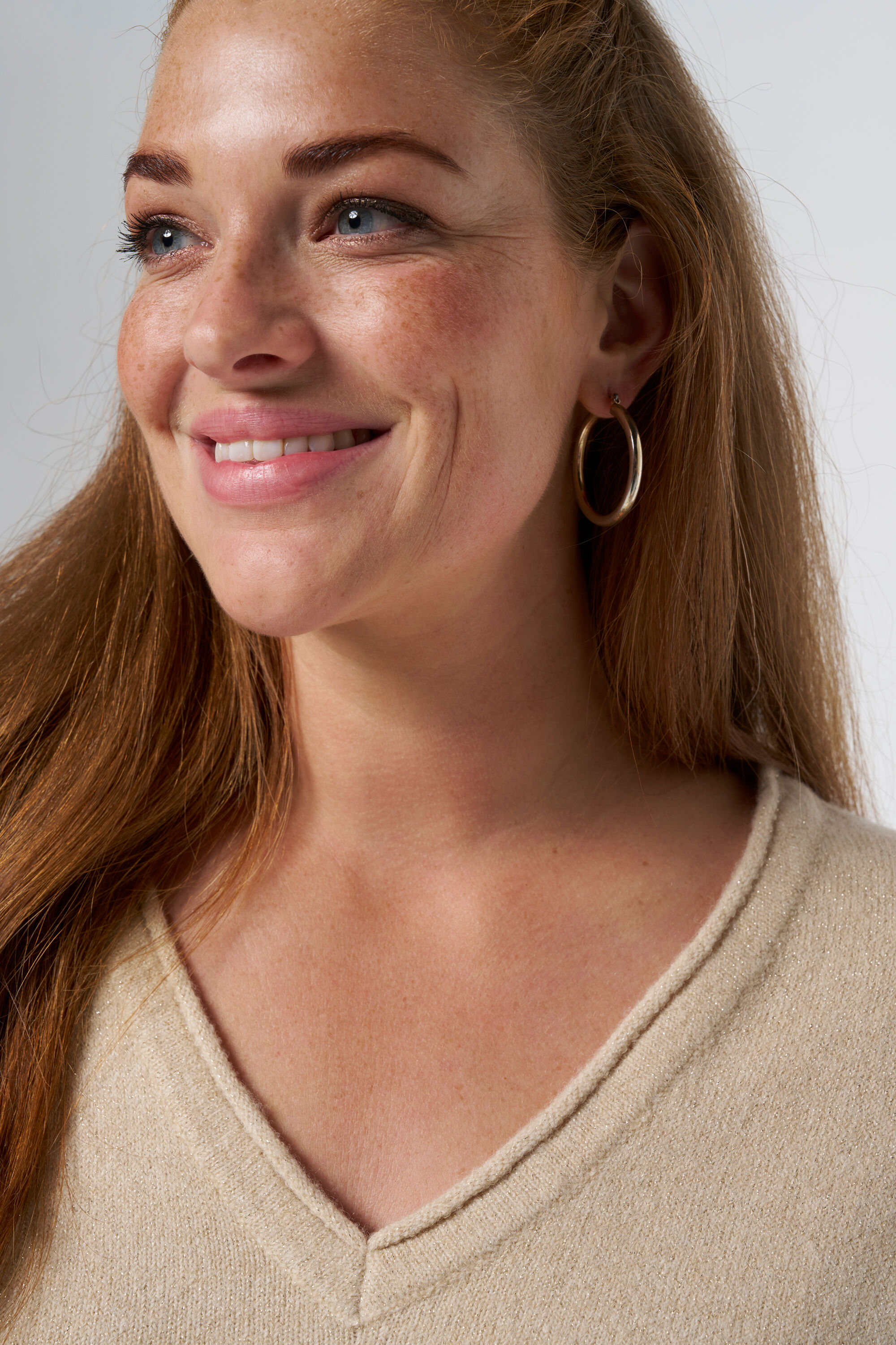 Pullover mit Glitzerdetail image number 4