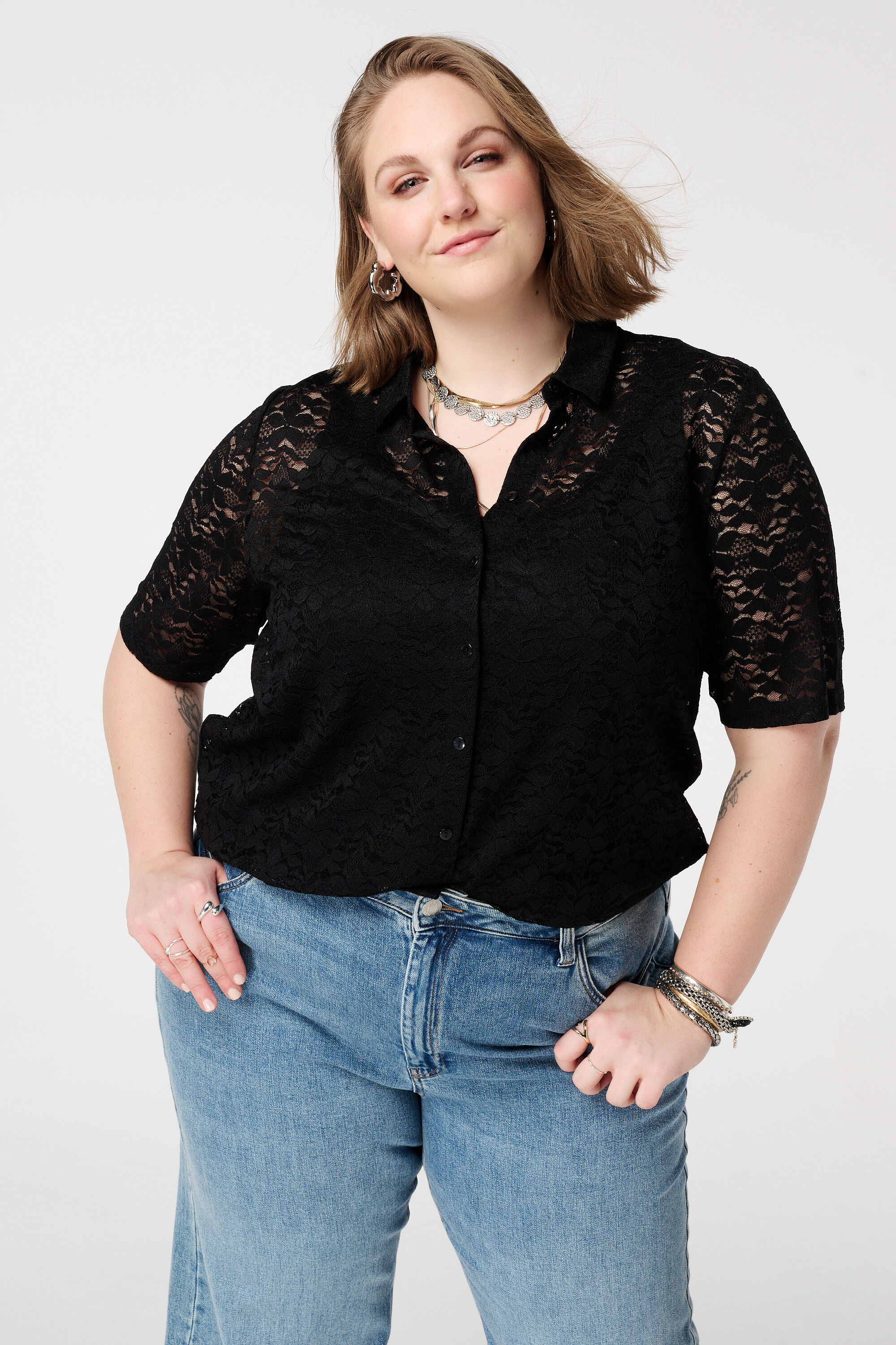 Spitzenoberteil mit kurzen &Auml;rmeln