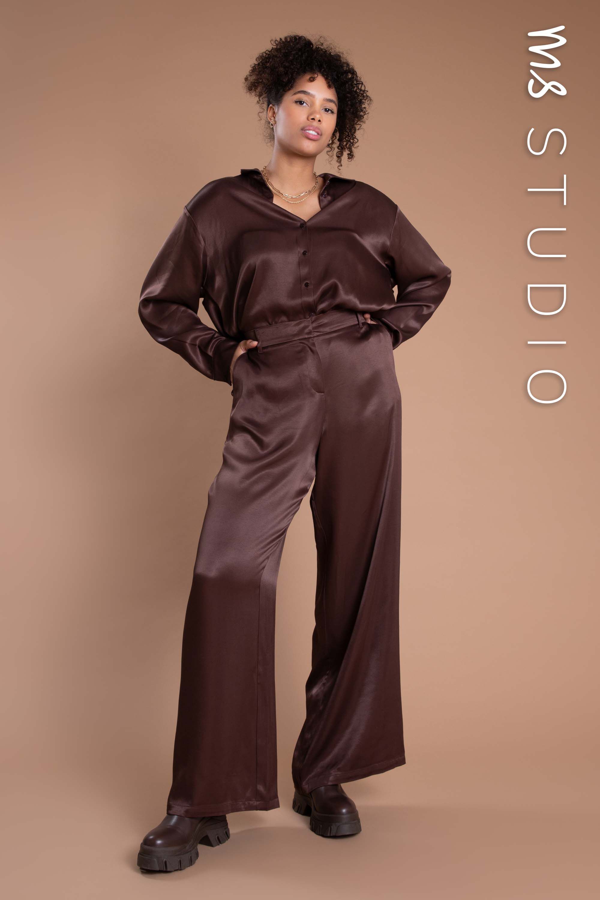 Satinhose  image number 0