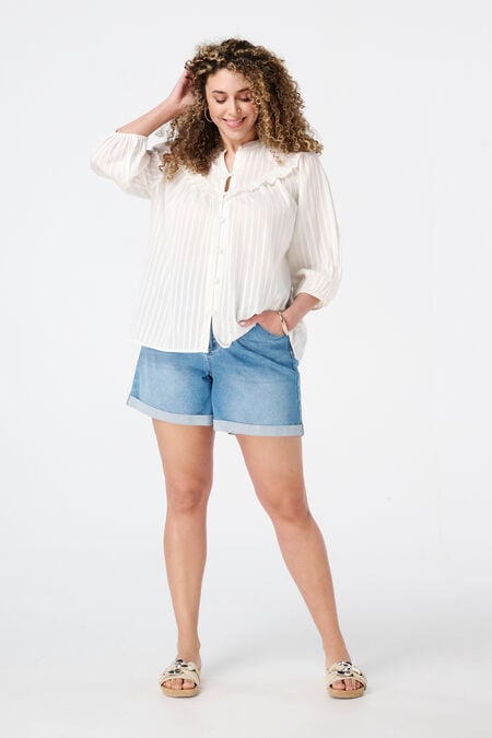 Jeans-Shorts mit Gürtel Jeans-Shorts mit Gürtel