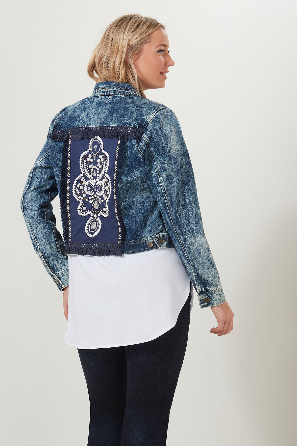 Jeansjacke mit Kunstperlen image number 4