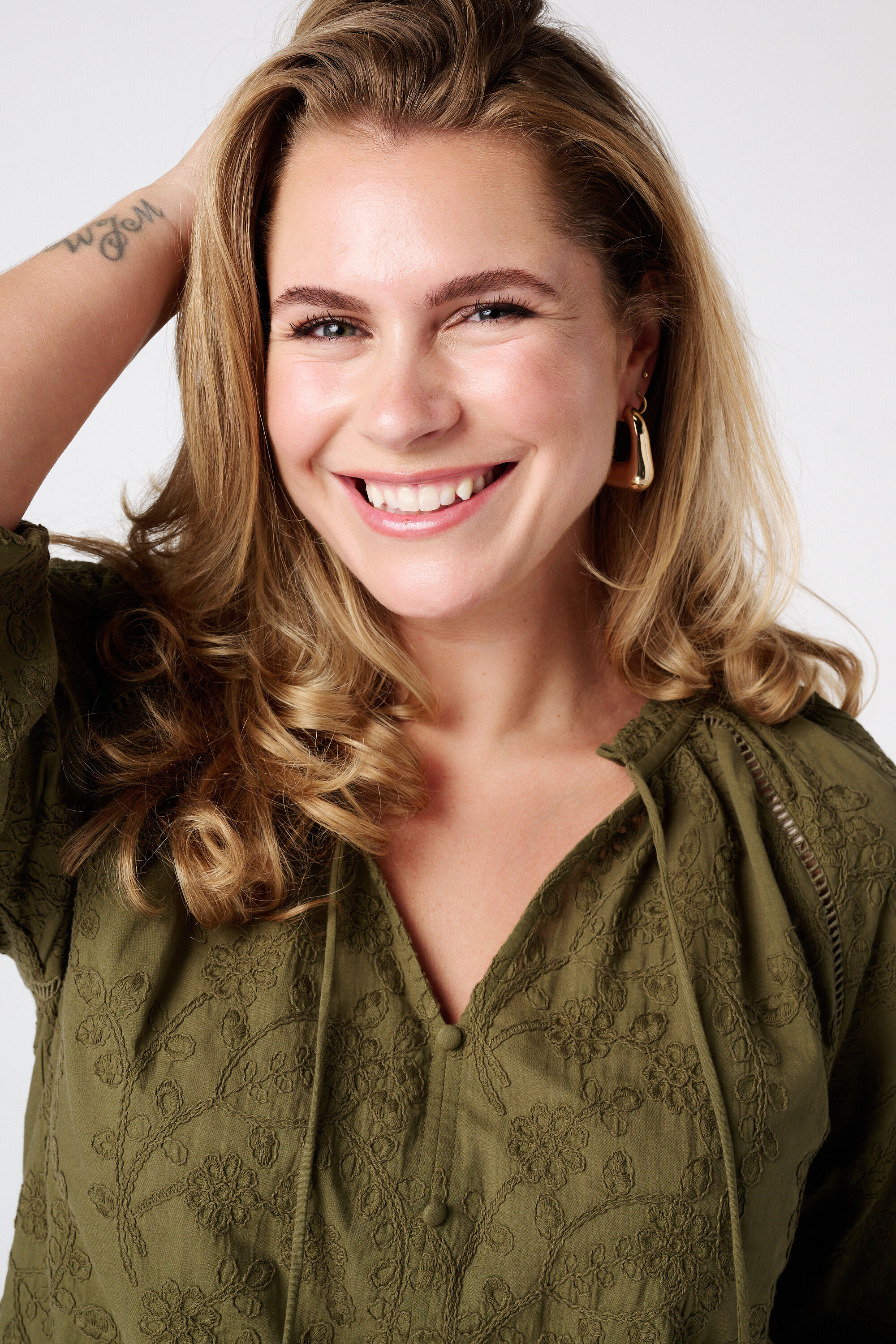 Bluse mit Stickerei  image number 4