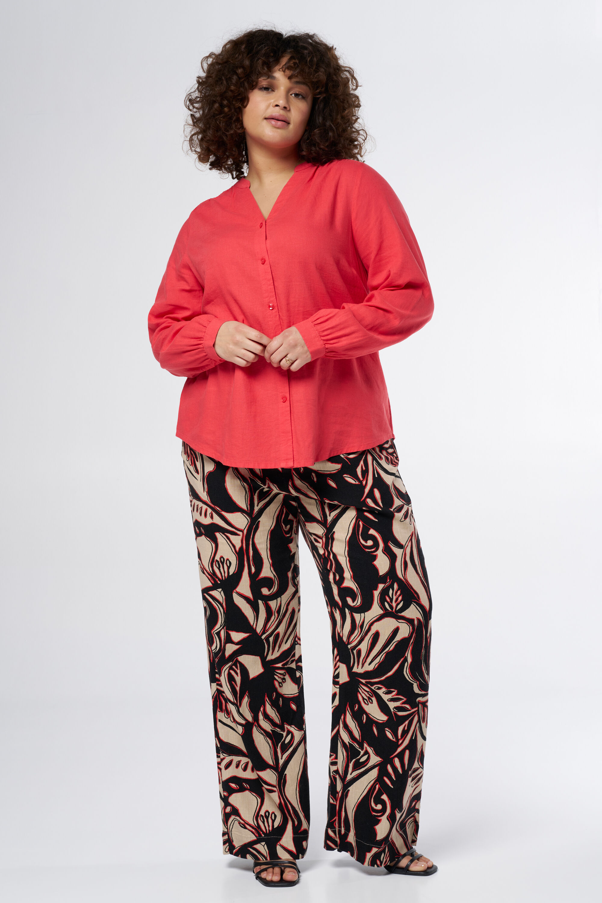 Bluse mit V-Ausschnitt image number 5