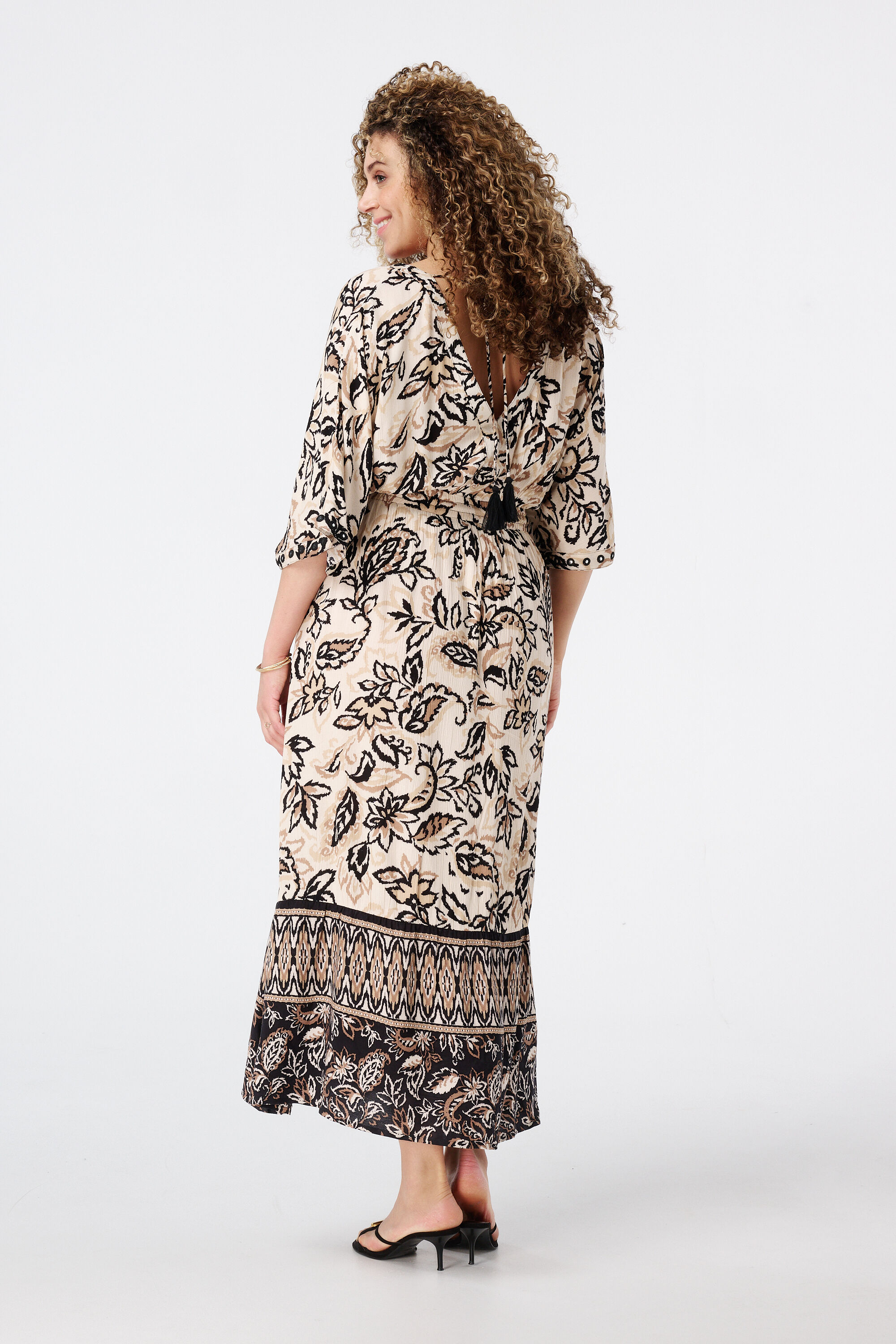 Maxikleid mit Spiegelverzierungen  image number 3