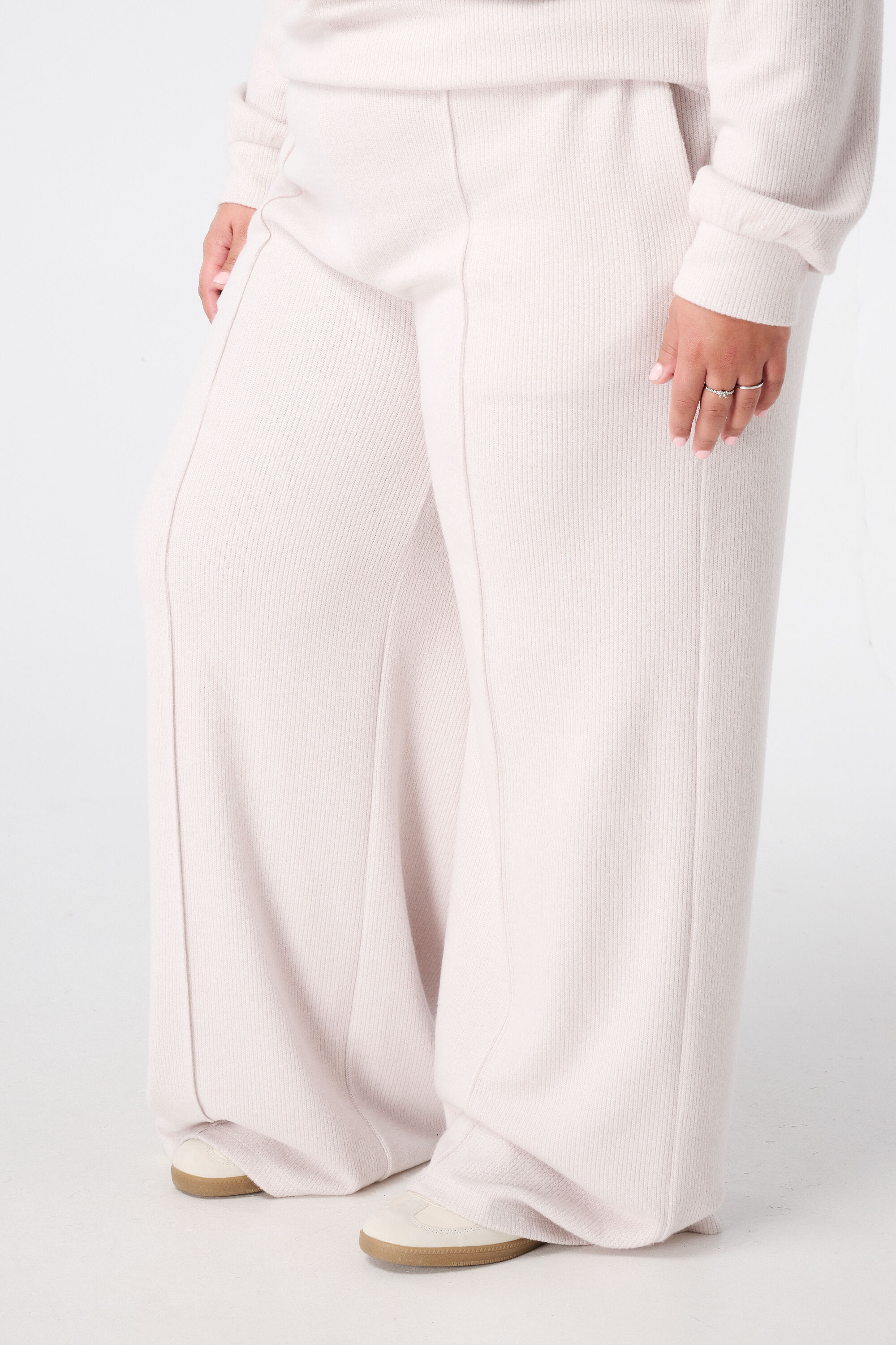 Gerade Hose mit elastischem Bund image number 5