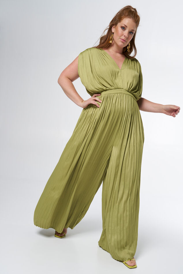 Jumpsuit mit weitem Bein  image number 0