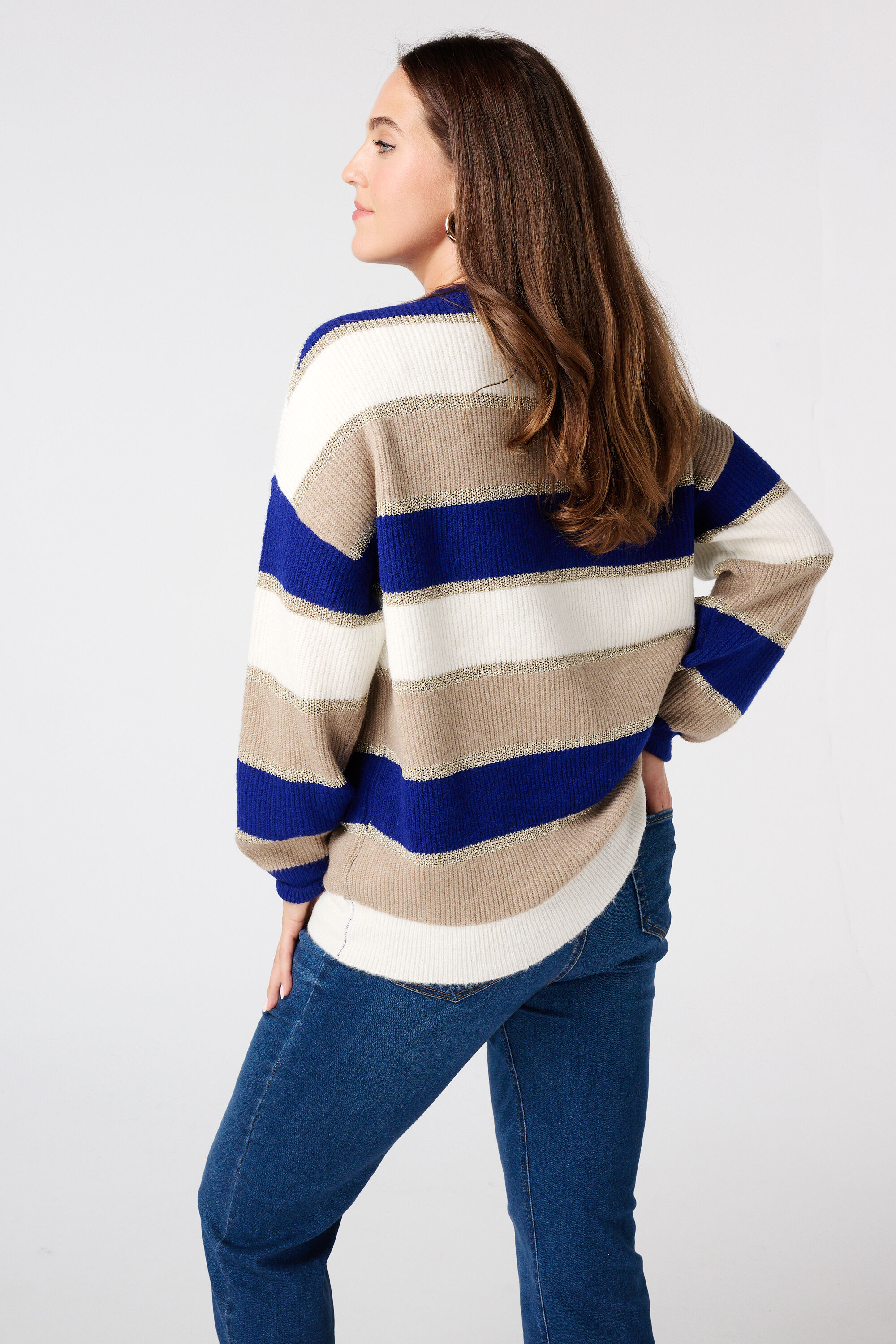 Gestreifter Pullover mit Lurex image number 3