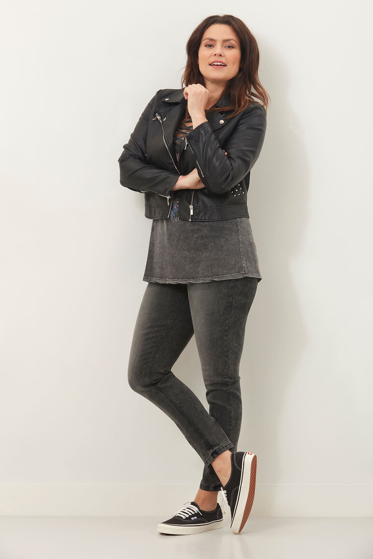 Jeans mit Acid-Waschung image number 4