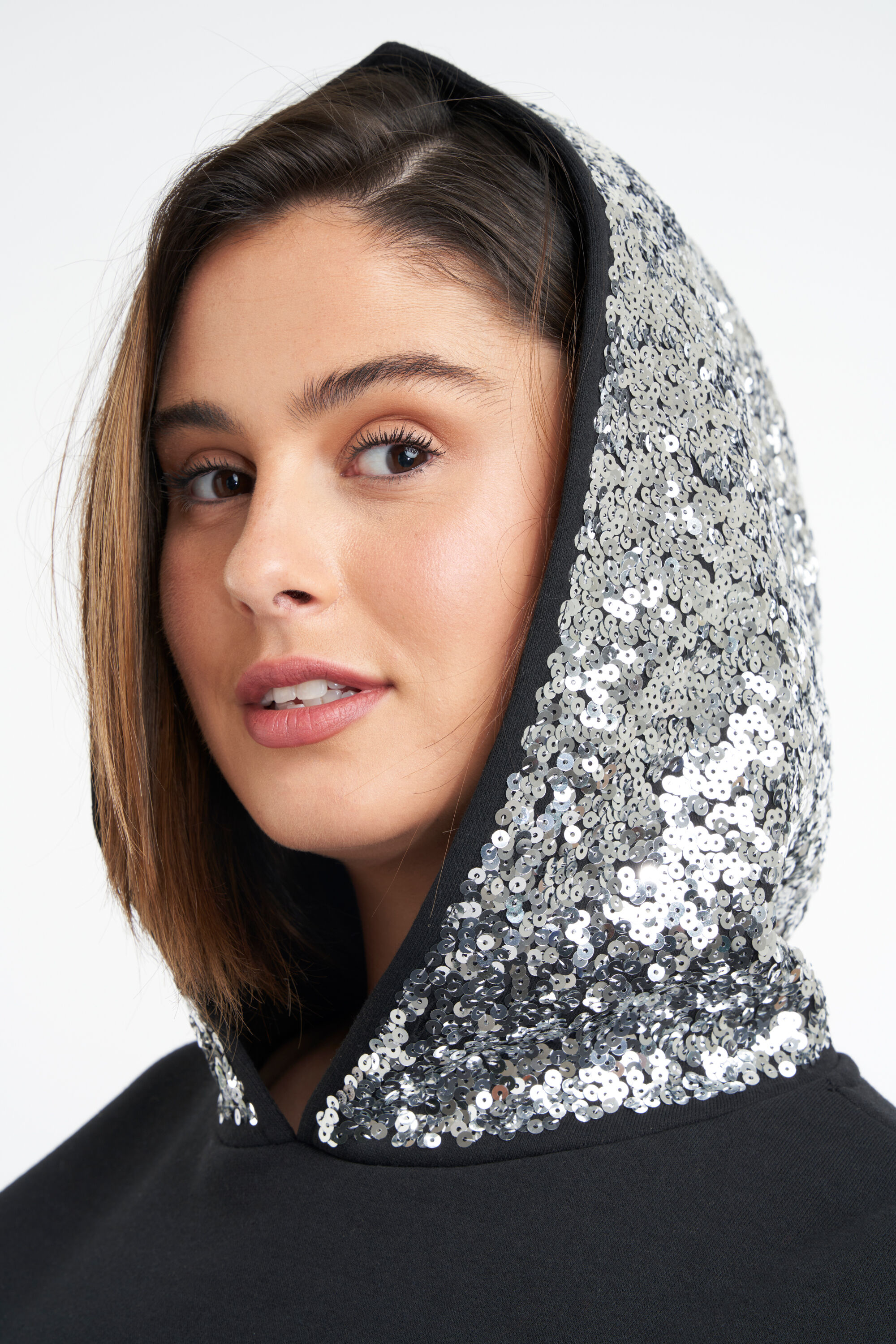 Pullover mit Pailletten image number 4