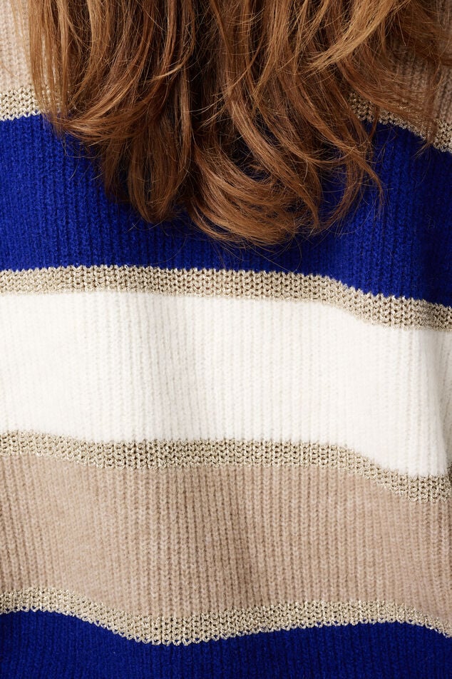Gestreifter Pullover mit Lurex image number 6