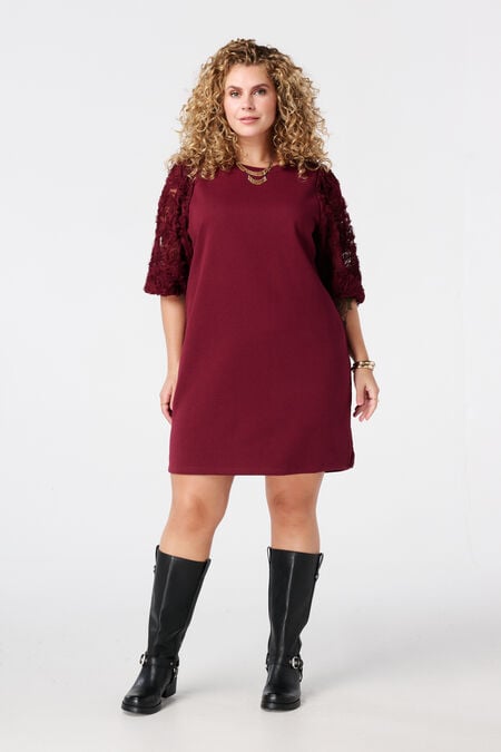 Sweaterkleid mit transparenten Ärmeln und Aufdruck Sweaterkleid mit transparenten Ärmeln und Aufdruck