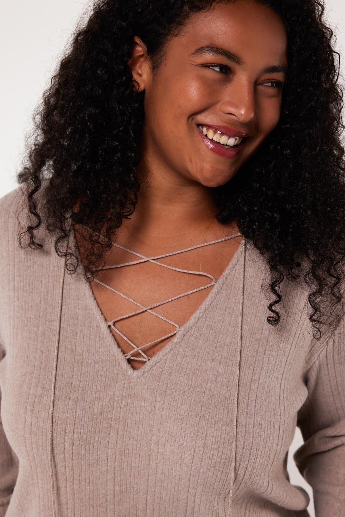 Gerade geschnittenes Top mit V-Ausschnitt  image number 4