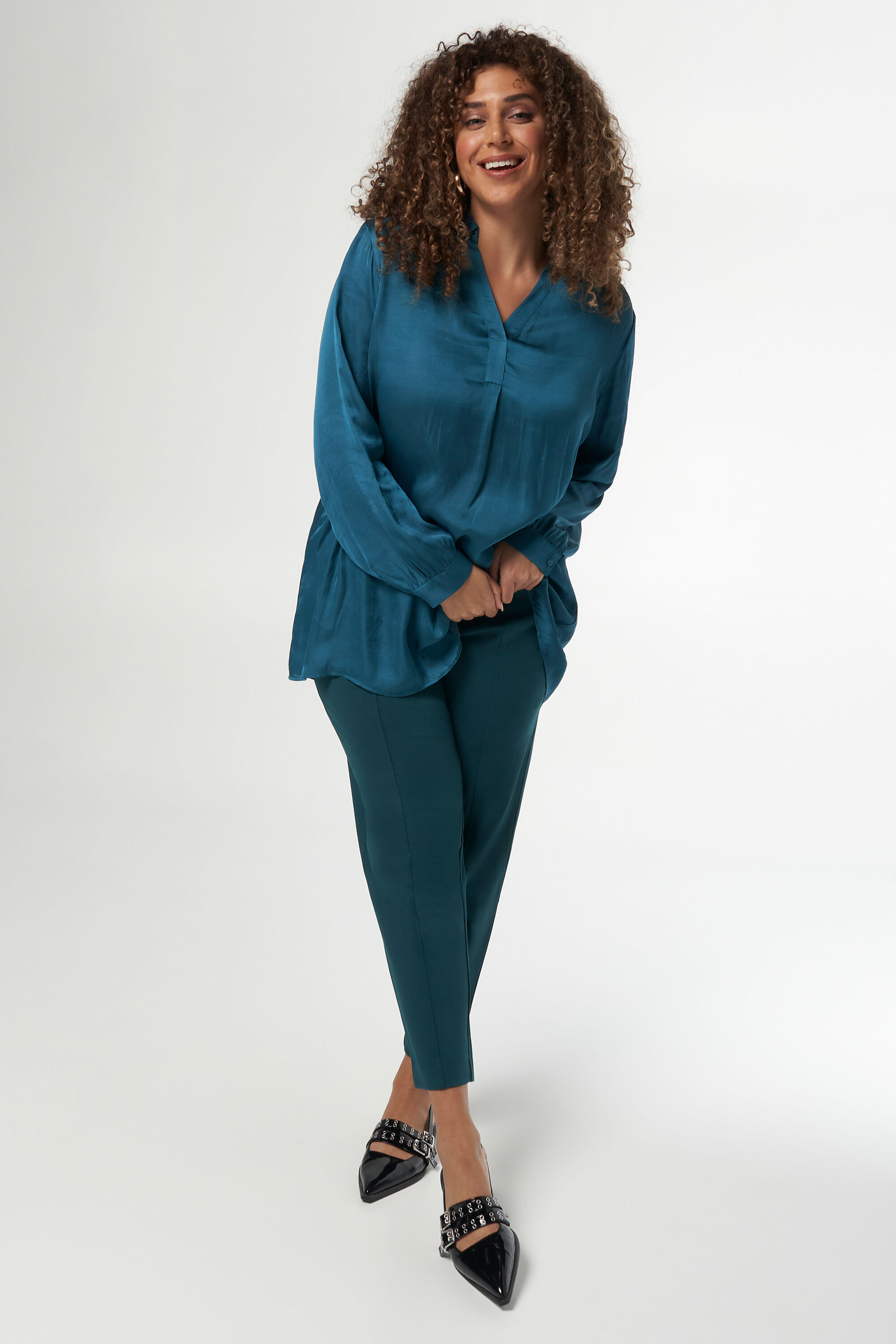 Bluse mit V-Ausschnitt image number 5