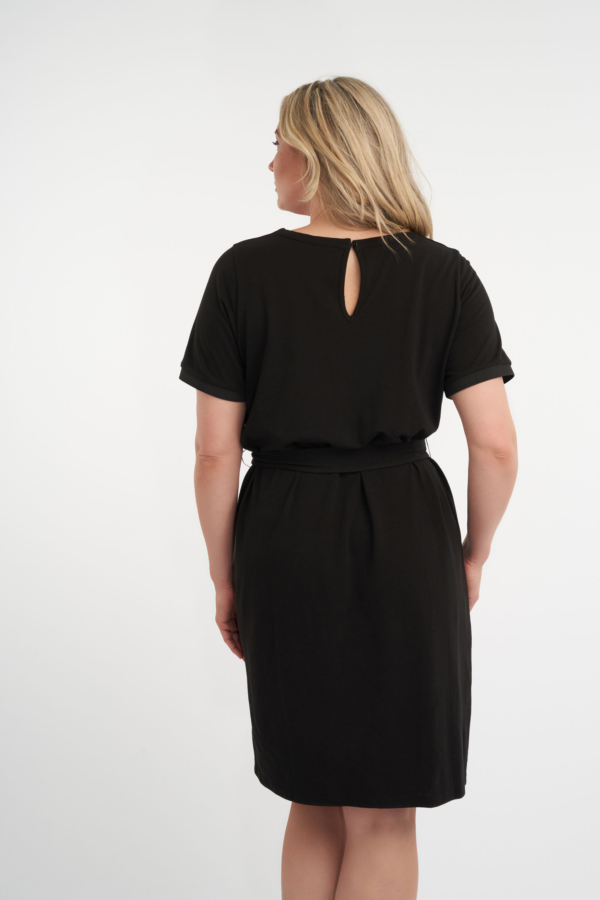 Kleid mit Bindeg&uuml;rtel image number 3